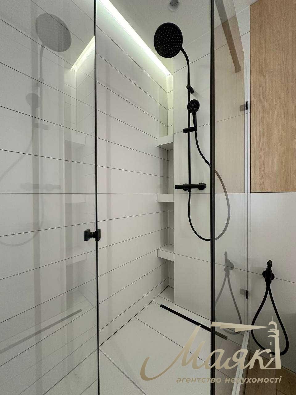 Продаж 2к квартири 69.3м2, ЖК Севен, Осокорки