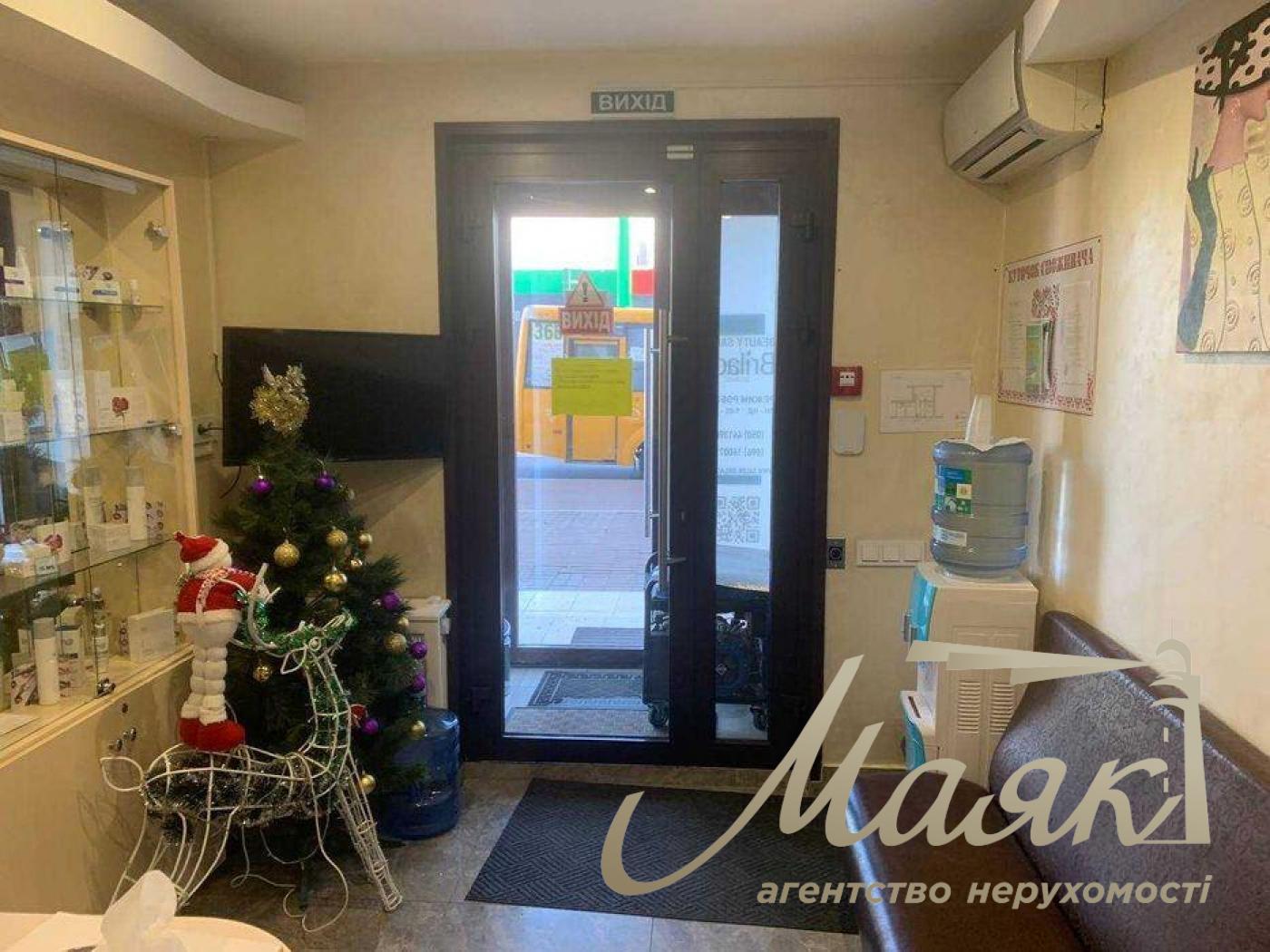 Аренда коммерческого помещения 180 м.кв, Соломенский р-н