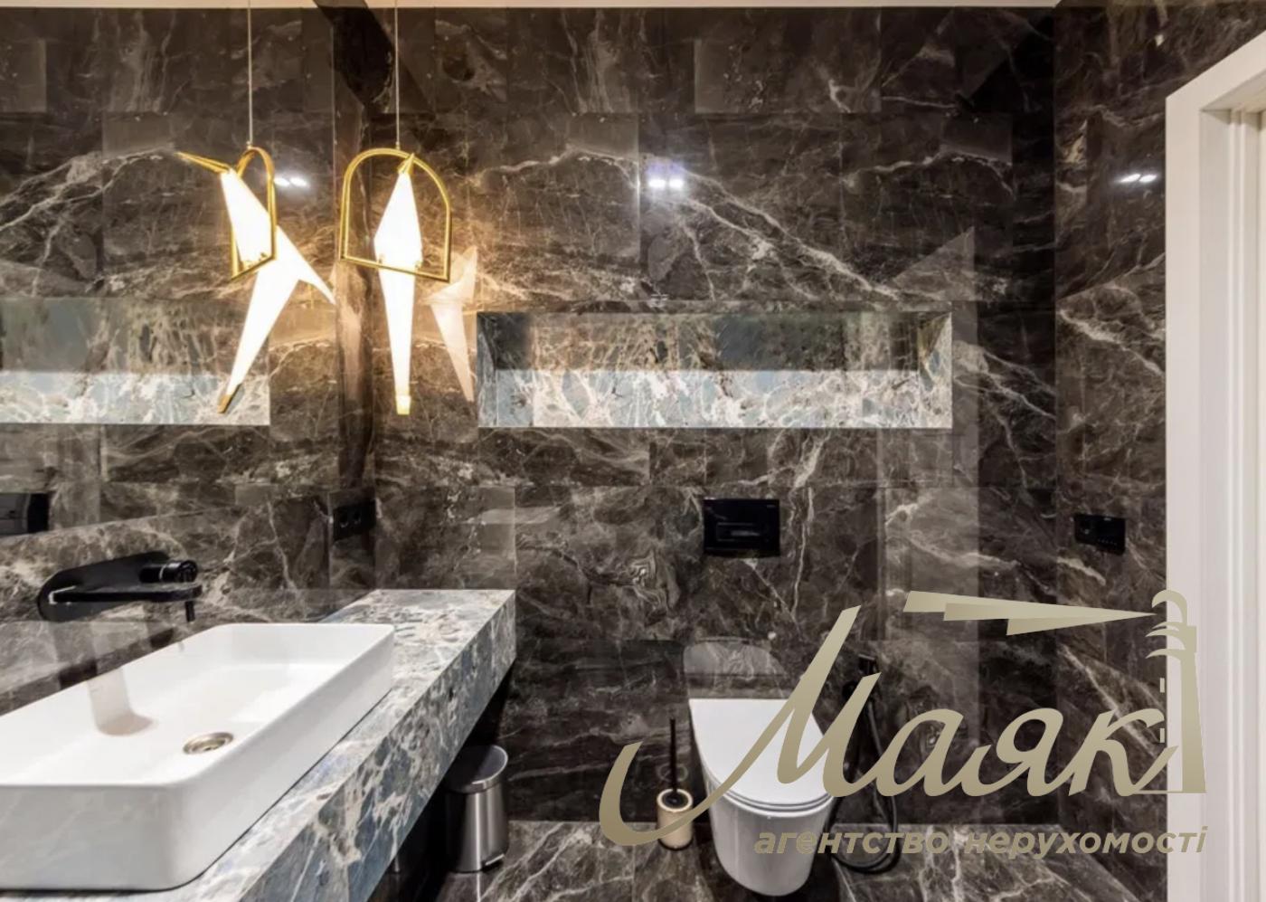 Продаж квартири 70 м² з дизайнерським ремонтом - ЖК "Новопечерська Вежа", вул. Бойчука 41Б