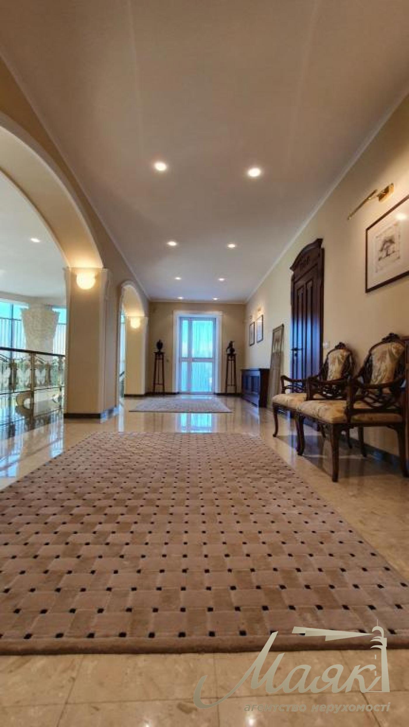 Sale of house 700m2 Kozin