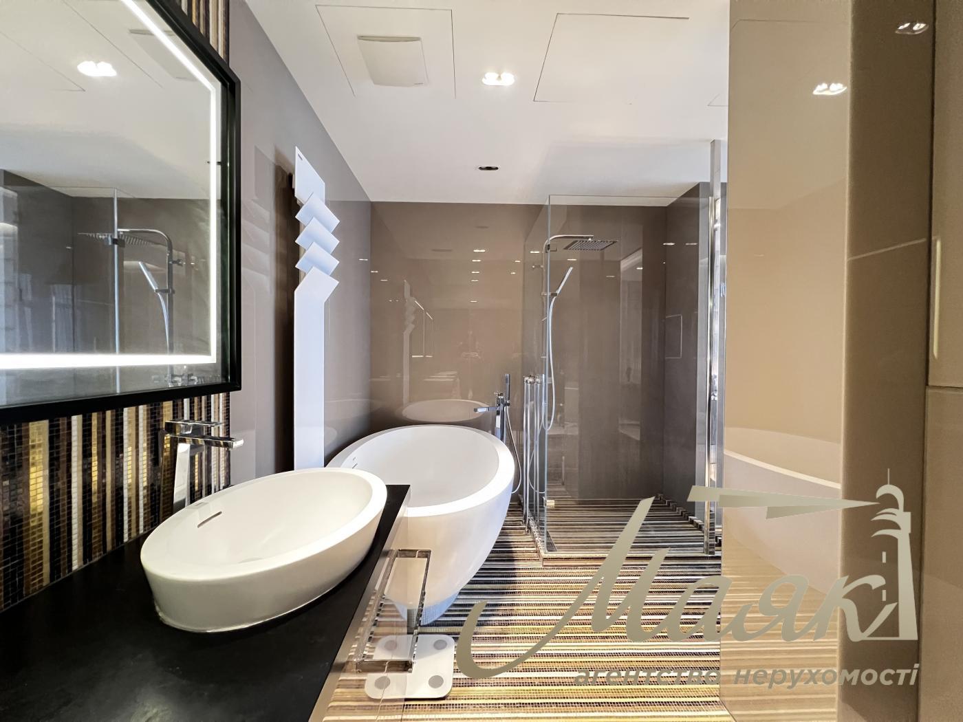 For sale 4-bedroom apartment, LCD Novopecherskie Lipki, 116.4m², Pechersk, Kyiv