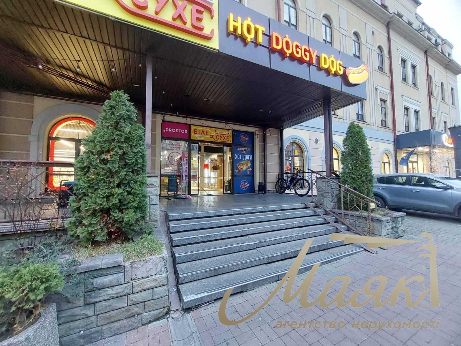 Оренда фасаду, 190 м2, Контрактова площа