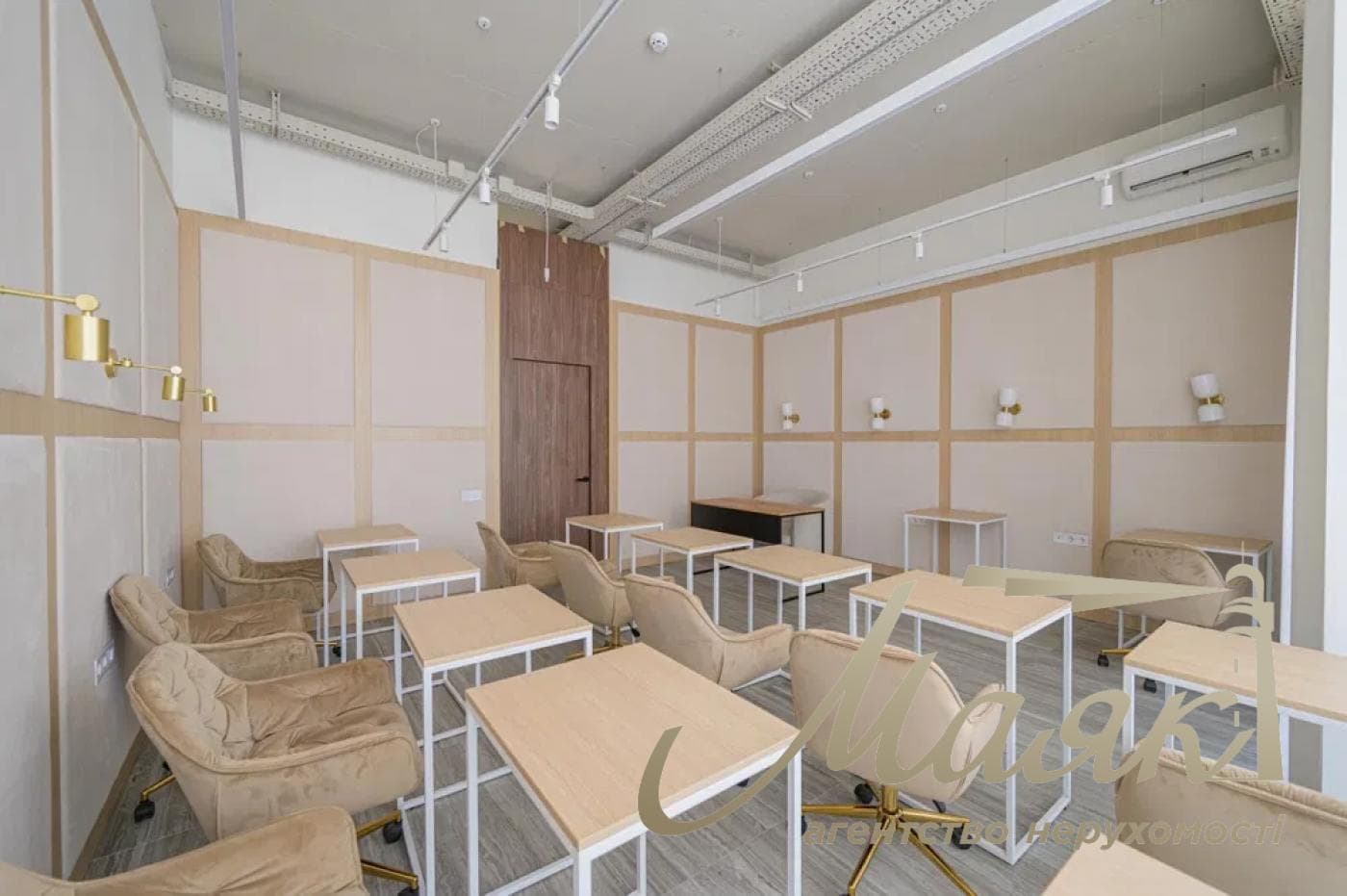 Оренда офісу з гарним видом площею 221 м² у бізнес-комплексі Crystal Hall, Берестейський проспект, Шулявка