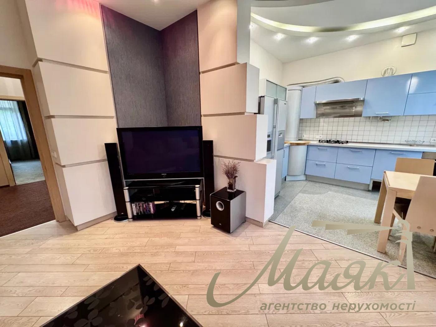 Оренда 4-кімнатної квартири, стм. Дружби народів, Печерськ, Київ