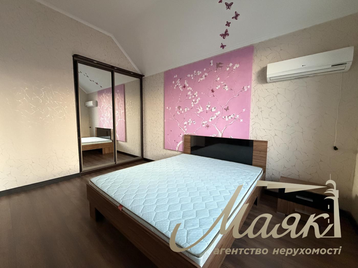 House for rent 300m2 in Kozin village, ulitsa Nova, in Montana Village.