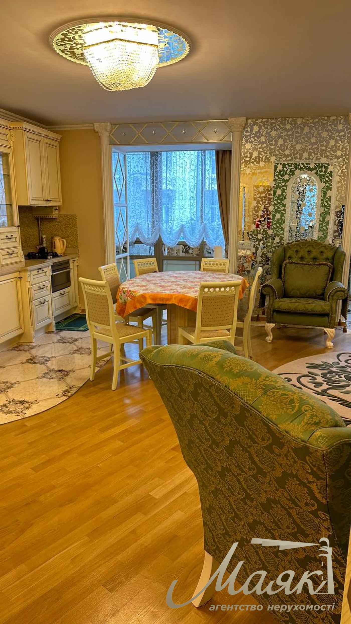 Rent 3-room apartment st. Shelkovichnaya, Lipki