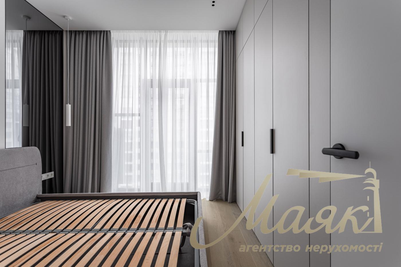 Продаж 4-кімнатної квартири ЖК Новопечерські Липки вул. Верхогляда (Верхогляда)