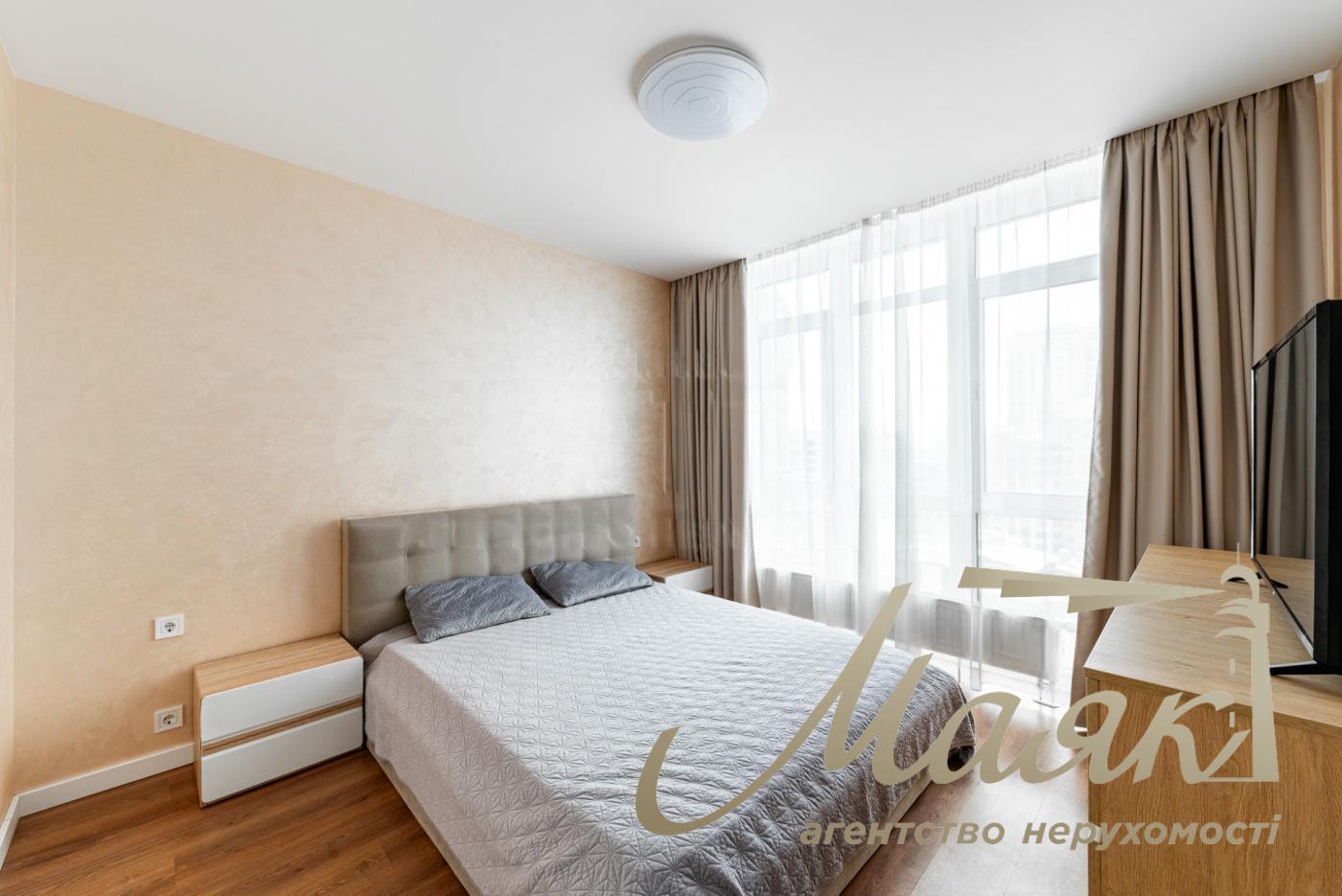 Rent 2-bedroom apartment in LCD str. Podvysotskogo, 4v, 50m², Pechersk, Kiev