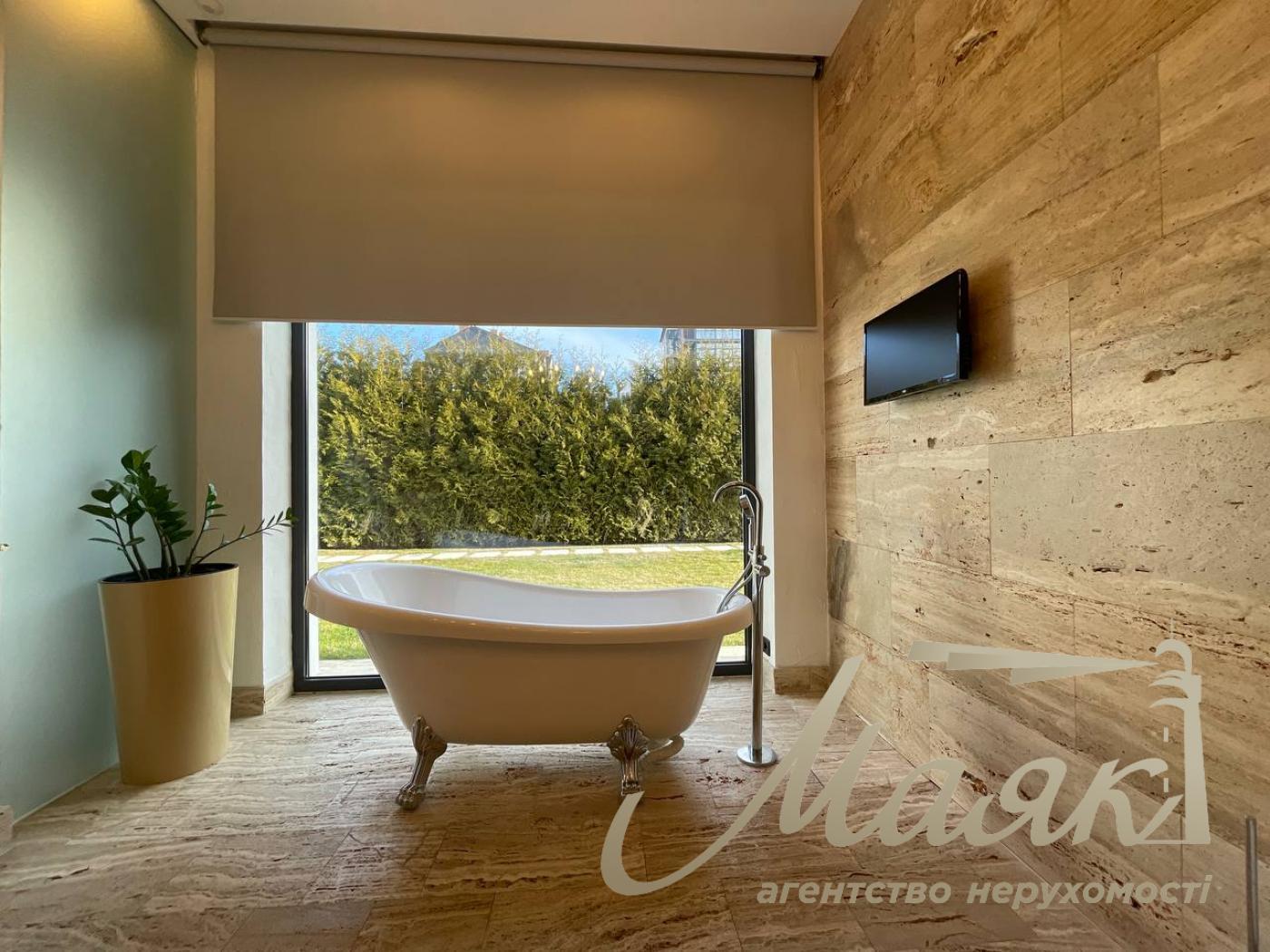 Оренда будинку Лісники- 200 м2 у котеджному містечку Хутір Ясний, з виходом на озеро, 10 соток