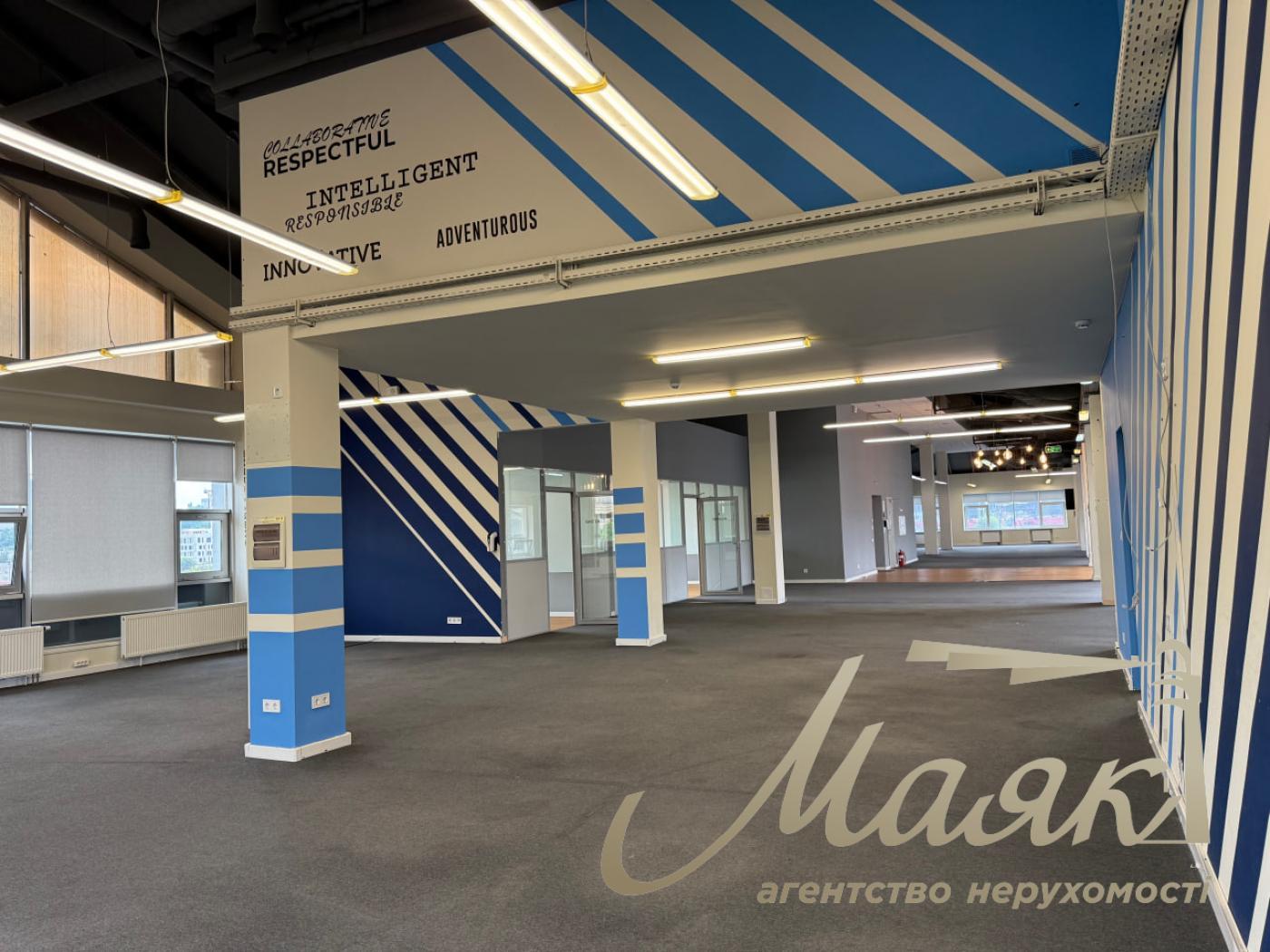 Оренда офісу 944 м2 у БЦ з ремонтом, терасою Олімпійська