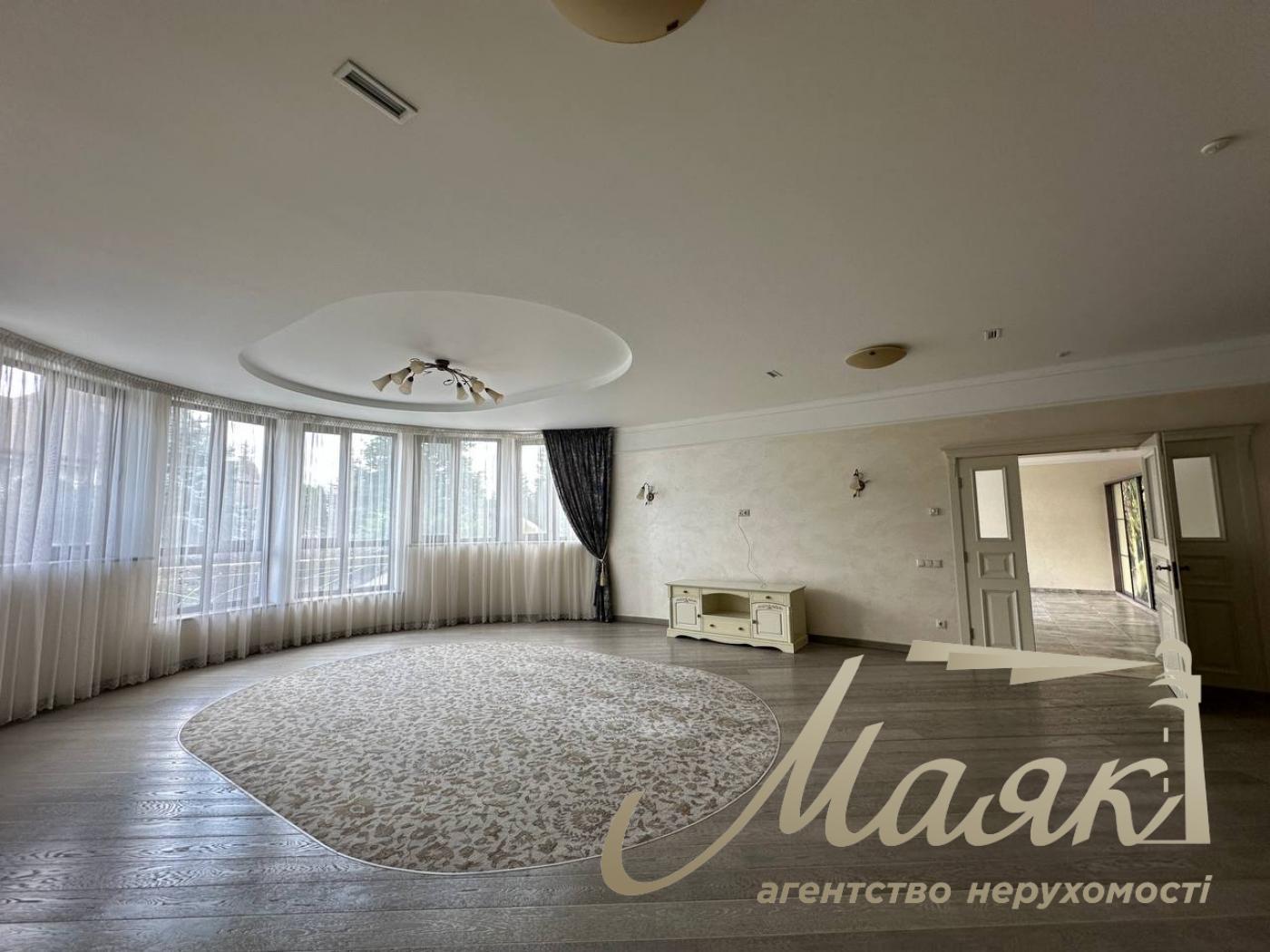 Продаж резиденції з двох будинків на 60 сотках землі на Хуторі Мриги, Голосіївський район.