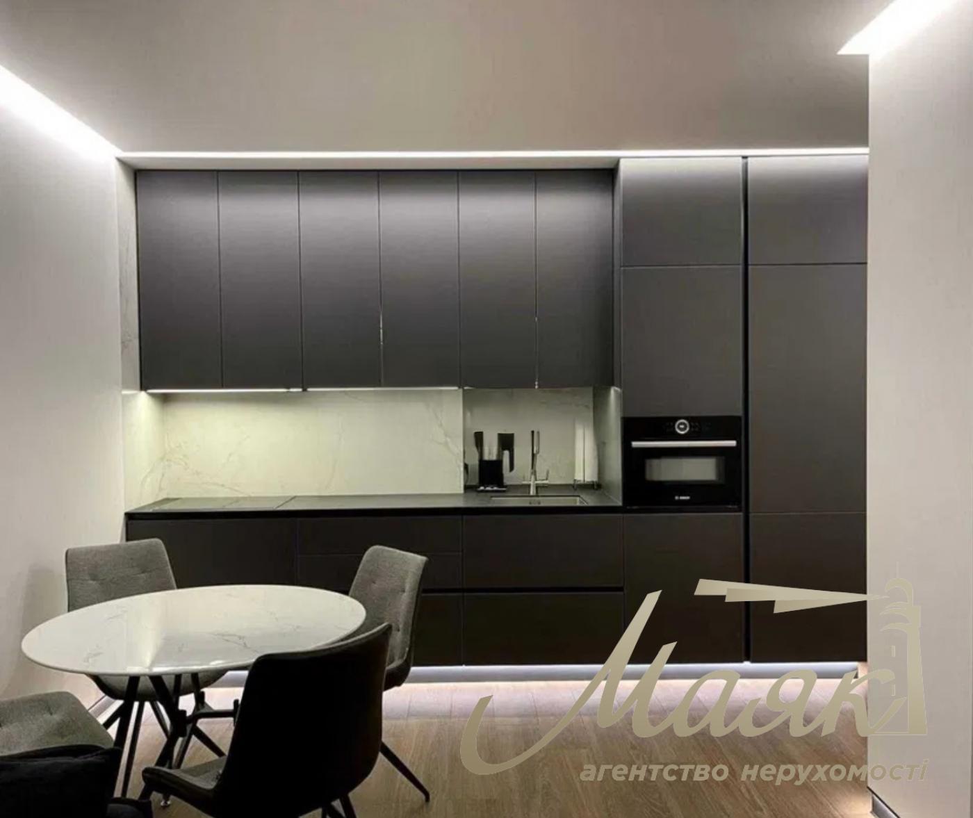 For sale view apartment 50m2 in the LCD "French Quarter 2" str. Predslavinskaya with a view of Pechersk.