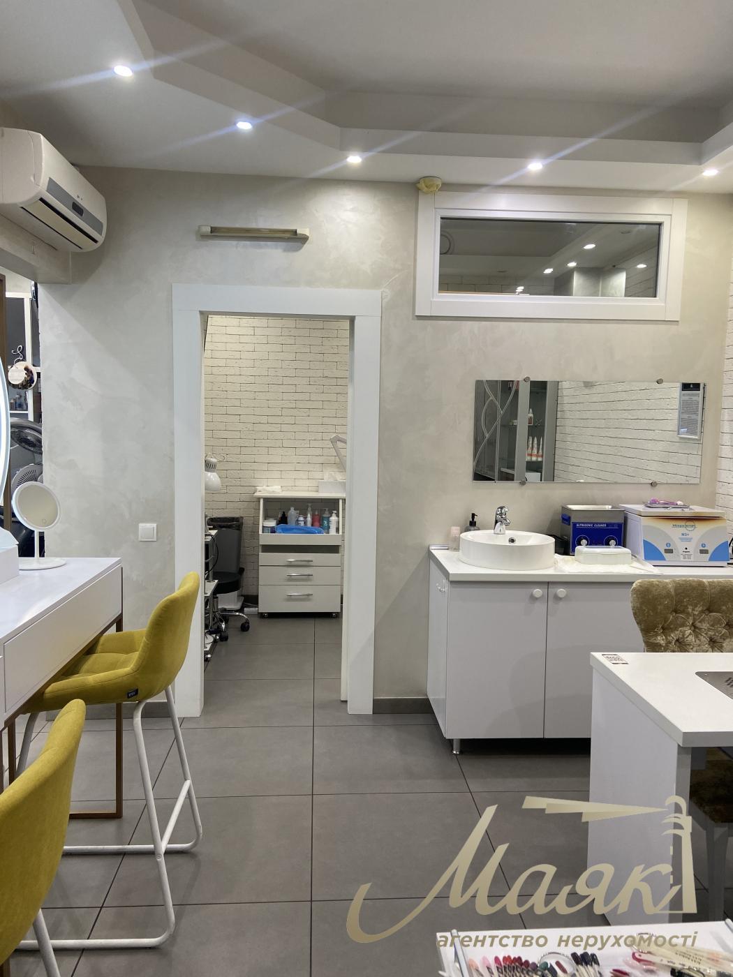 Rent of an operating business beauty salon 100m2 in the Miloslavichi residential complex, Troyeshchyna