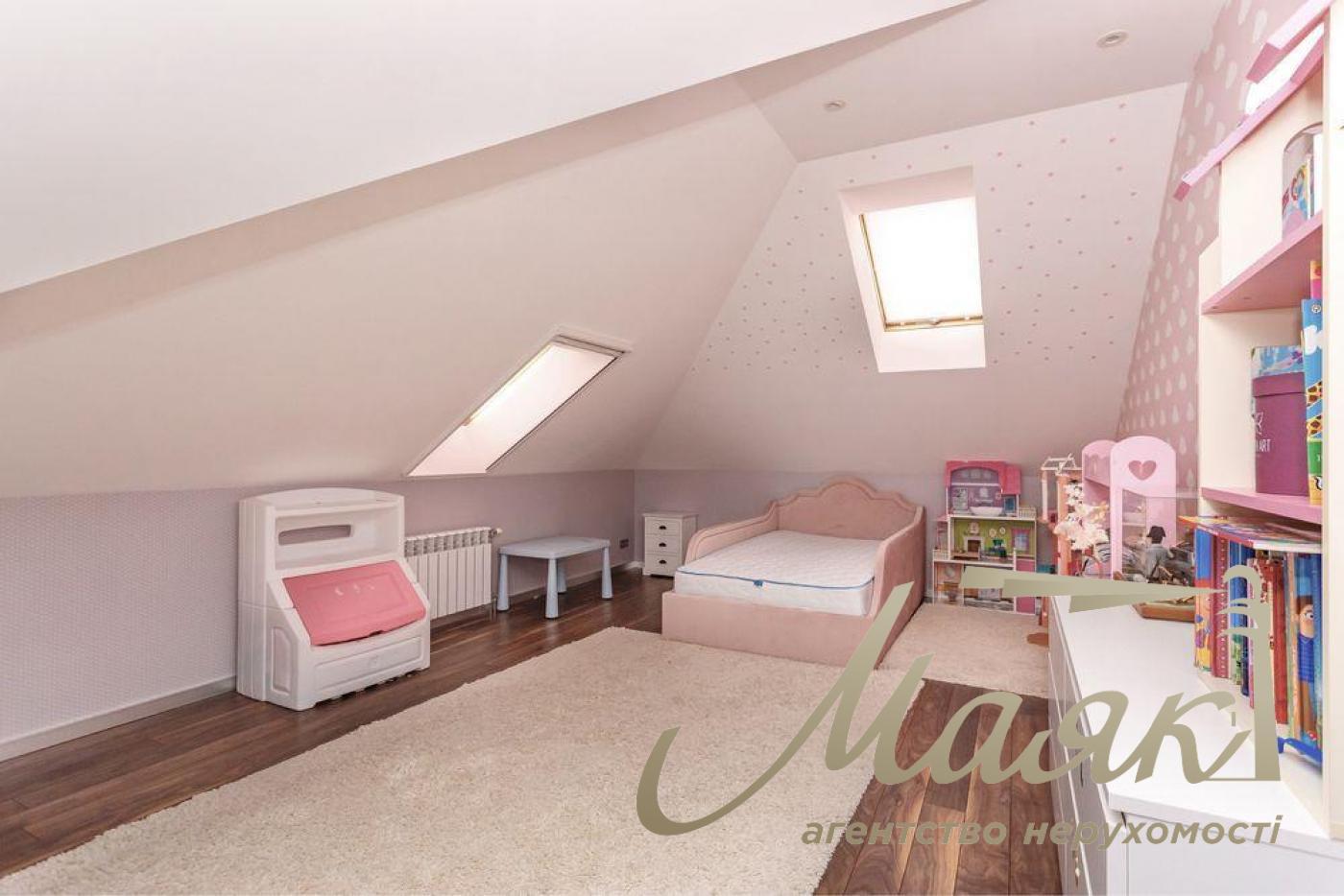 Продаж 2-поверхового будинку 210м2 с.Підгірці, Романків