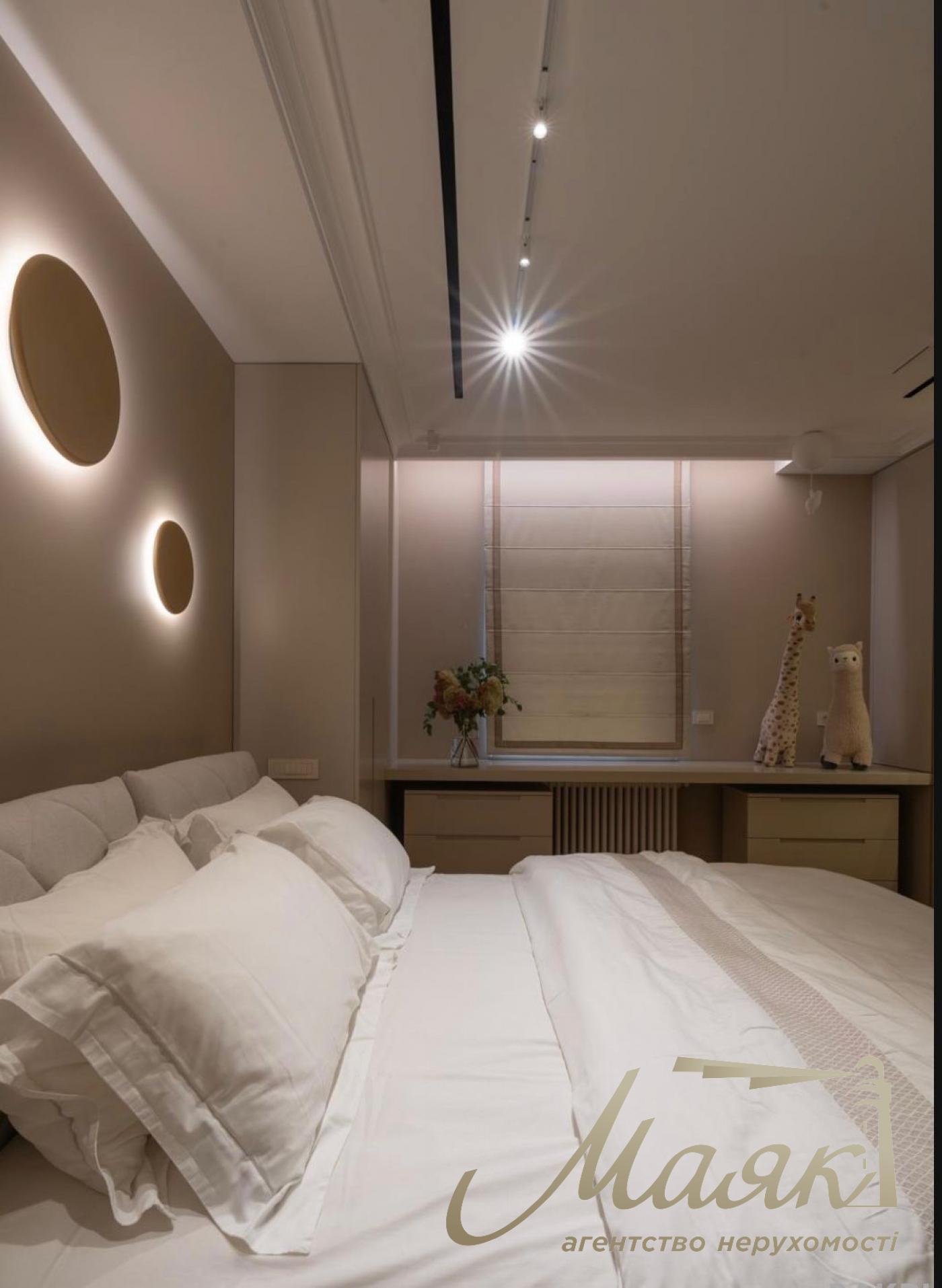 Продаж квартири в ЖК Да Вінчі, вул. Олеся Гончара 35, історичний центр Києва