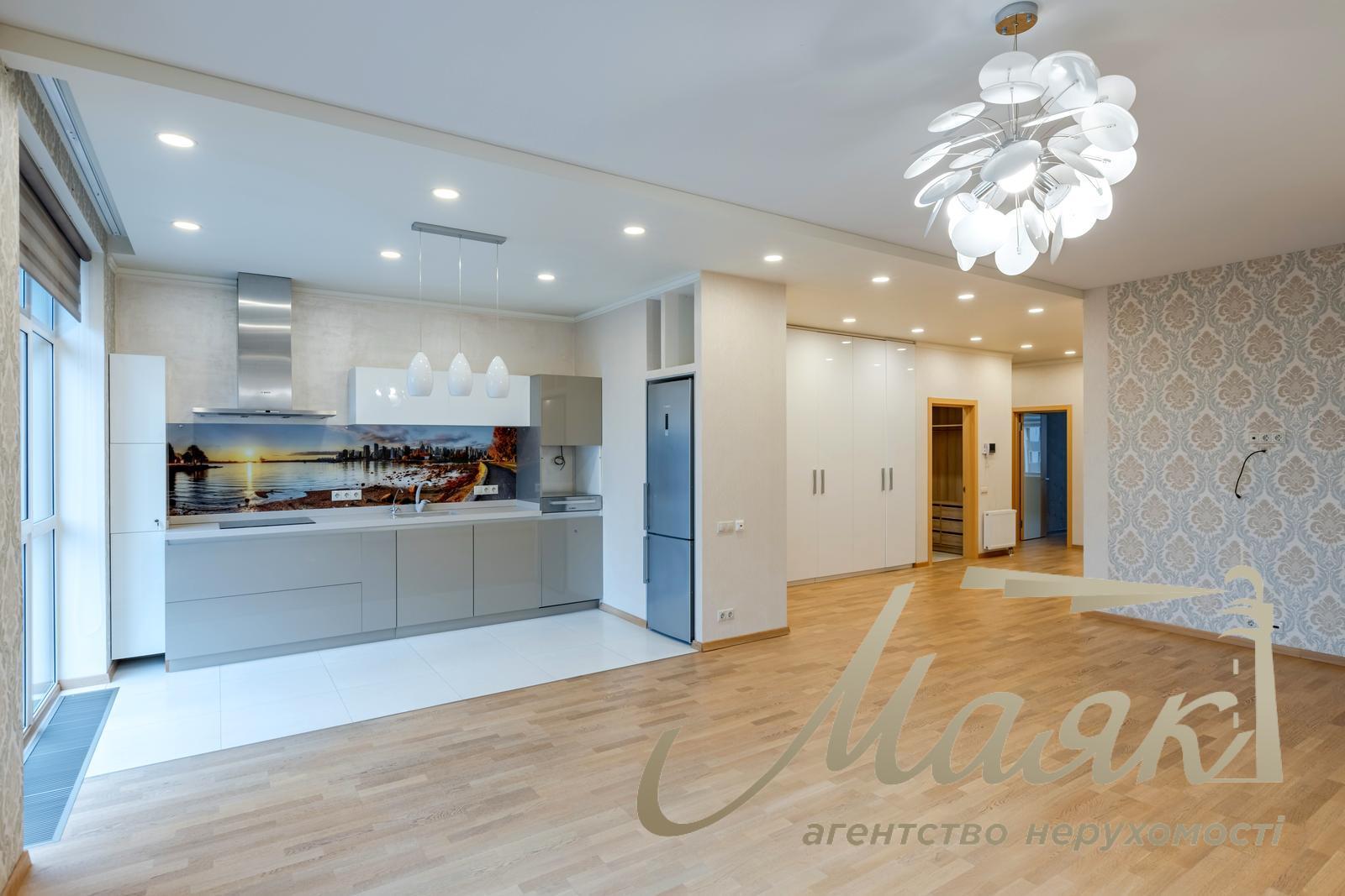 Продаж 4-кімнатної квартири в ЖК "Новопечерські Липки" Адреса: вул. О. Верхогляда (Драгомирова), 16, Печерський район.