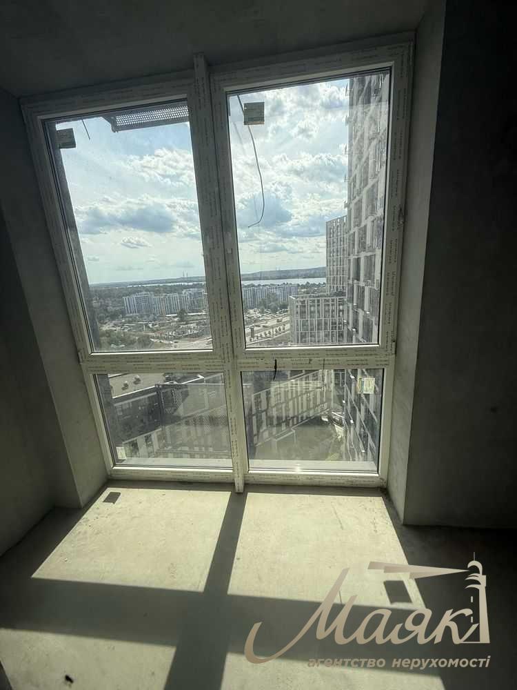 For sale 3k apartment 90m2 LCD Slavutich 2.0