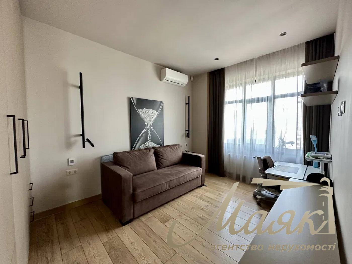 Продаж дворівневої 4к квартири вул. Коновальця, Печерськ