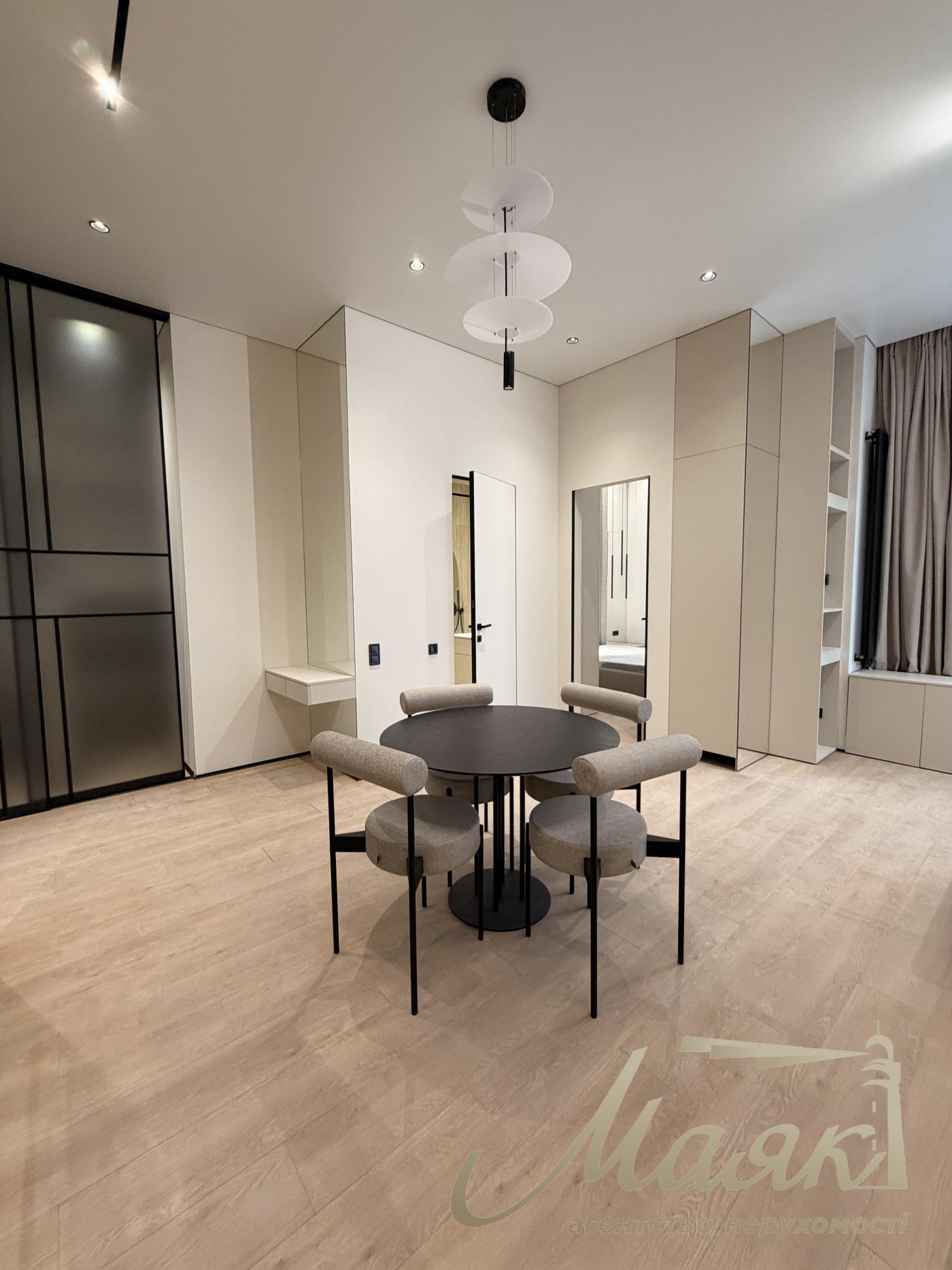 For sale 2-bedroom apartment Residential Complex A136, Antonovicha str.