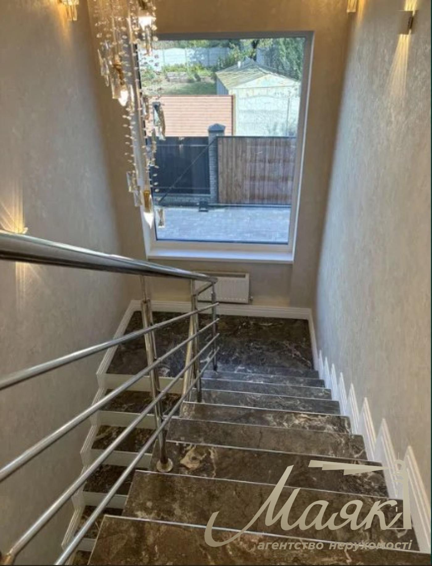 Продажа 2- х этажного дома (5 ком.), Осокорки