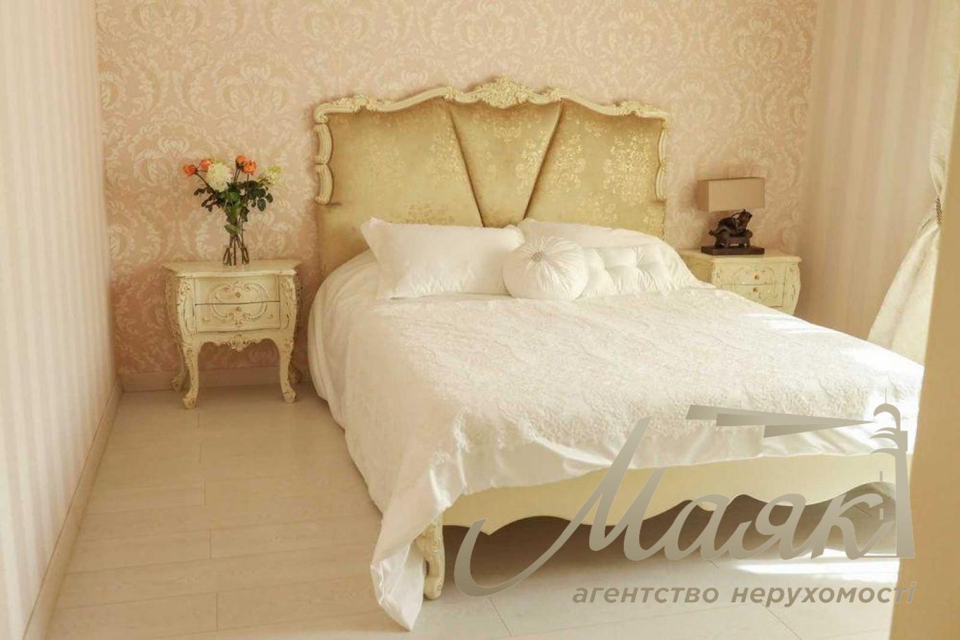 Продаж 3 пов. будинку 220 кв.м. Осокорки. Дарниця. Поруч із метро.