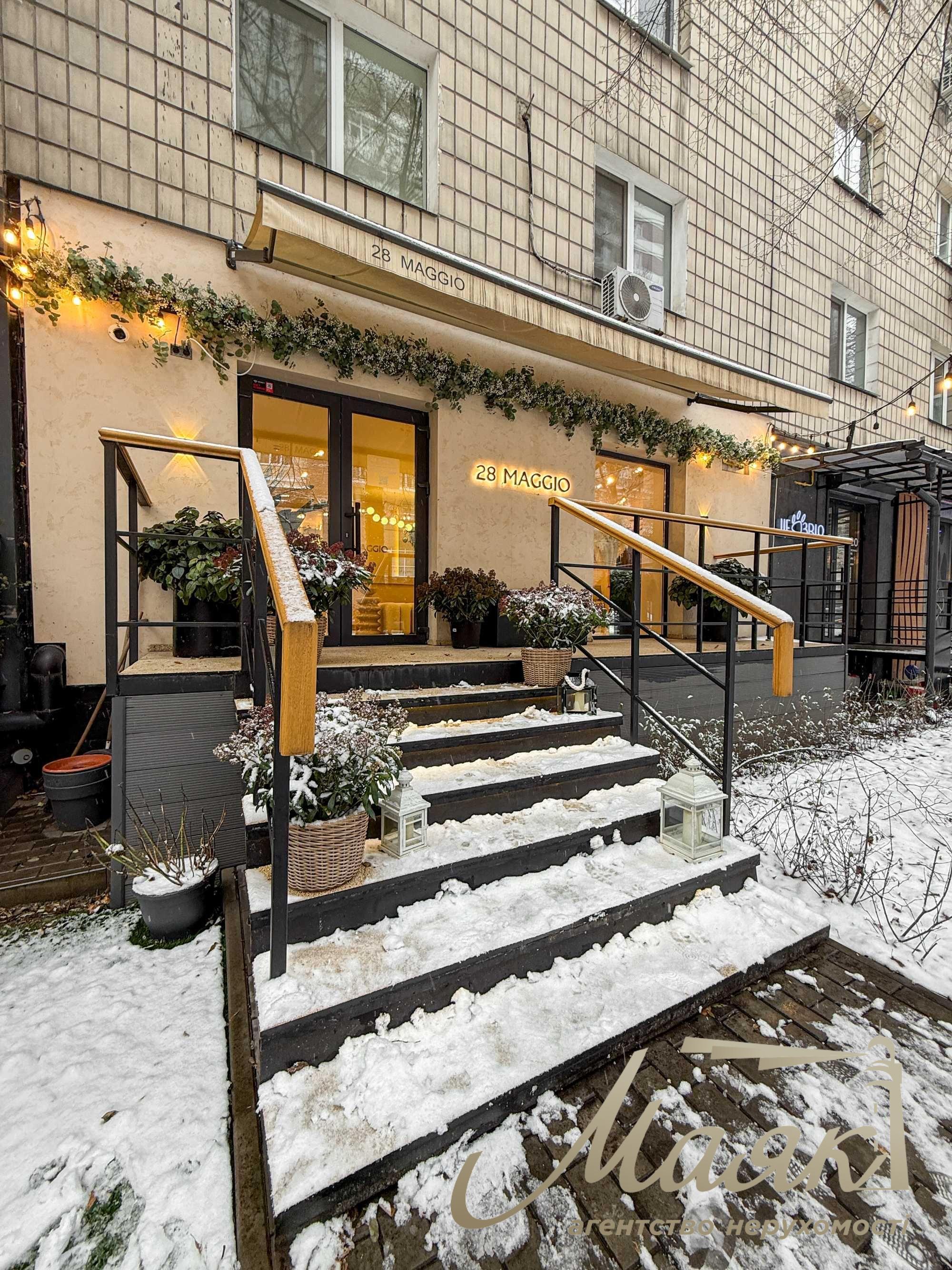 Оренда фасадного комерційного приміщення 86,6 м², район Французького кварталу