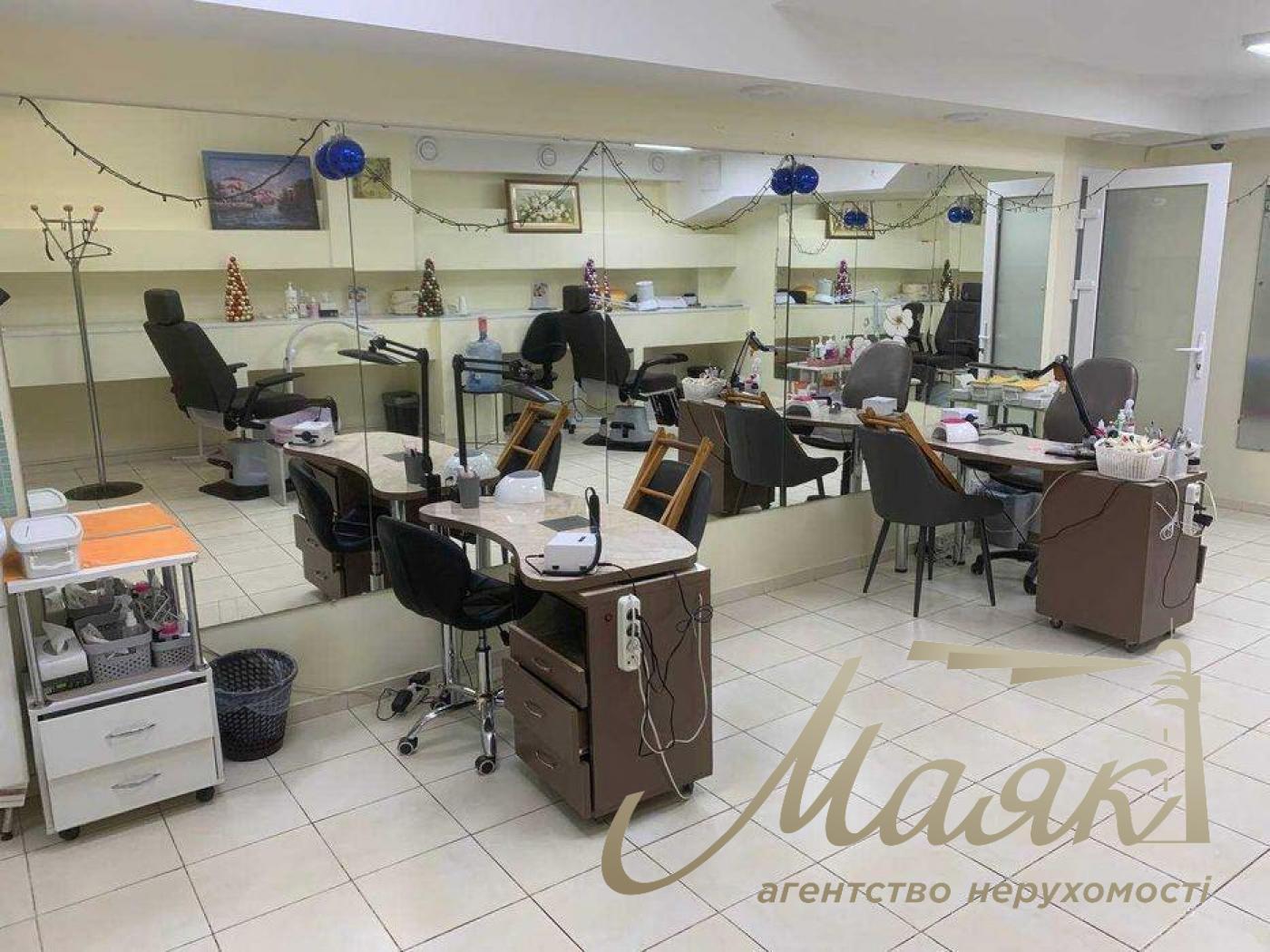 Аренда коммерческого помещения 180 м.кв, Соломенский р-н