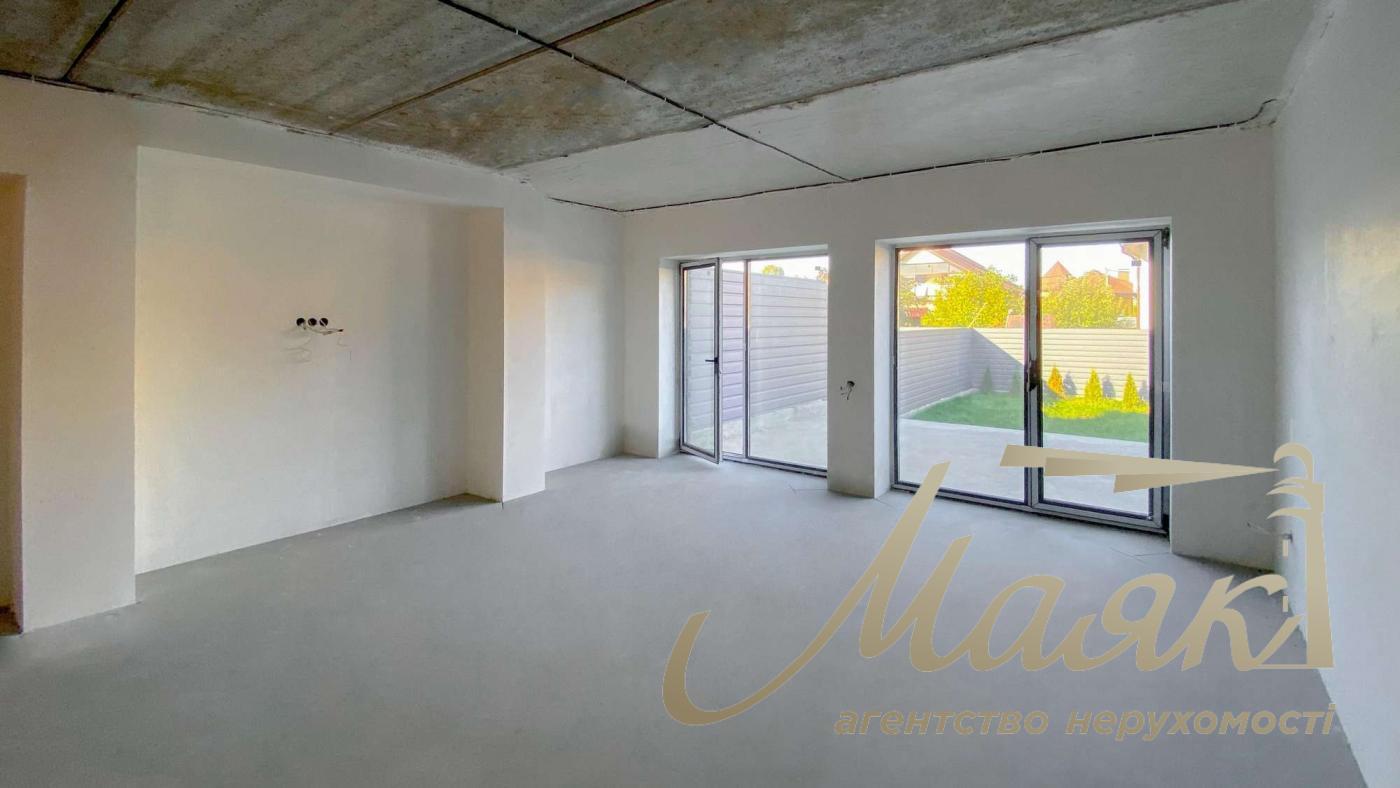 Продажа дома 250м2 с жилым подвалом в Соломенском районе ул. Березова