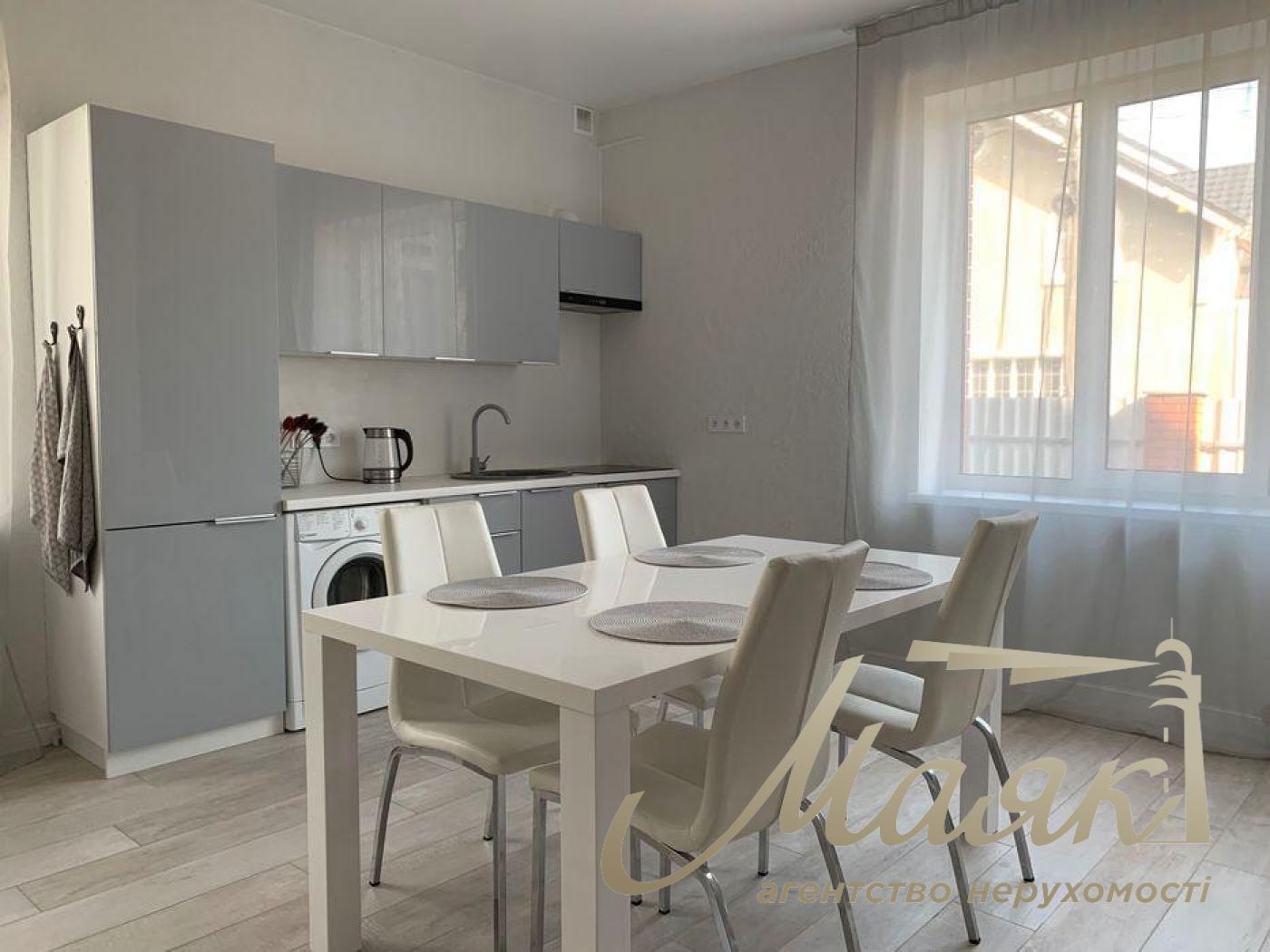 Продажа 2х-этажного таунхауса 150м2 в с.Вита литовская (Чапаевка) Голосеевский район, Киев/Козин