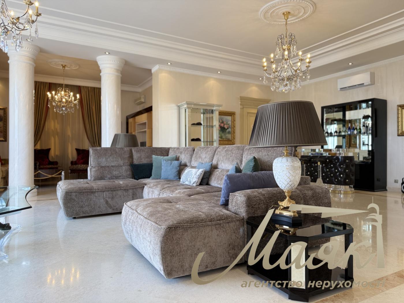 Аренда видовой 3к квартиры 245 кв. м на ул. Паторжинского 14, Центр, Шевченковский район