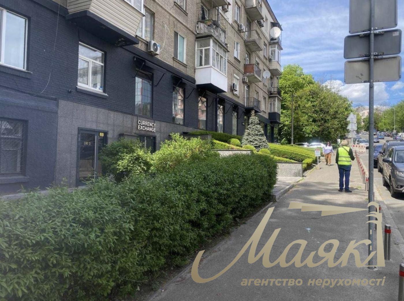 Продаж фасадного приміщення, Центр / Печерськ