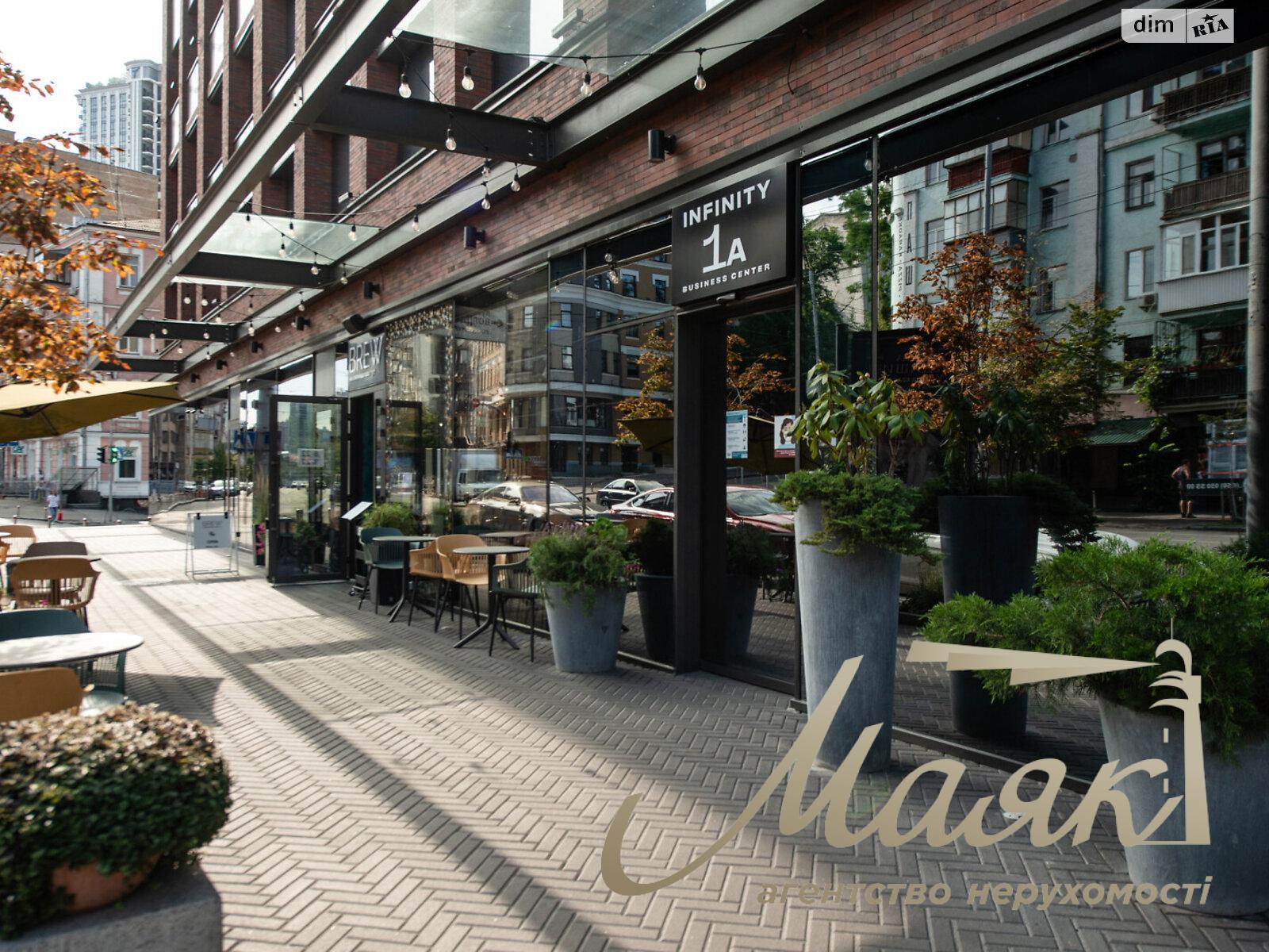 Office for rent 2109m2 on Saksaganskogo street 53/80, Center