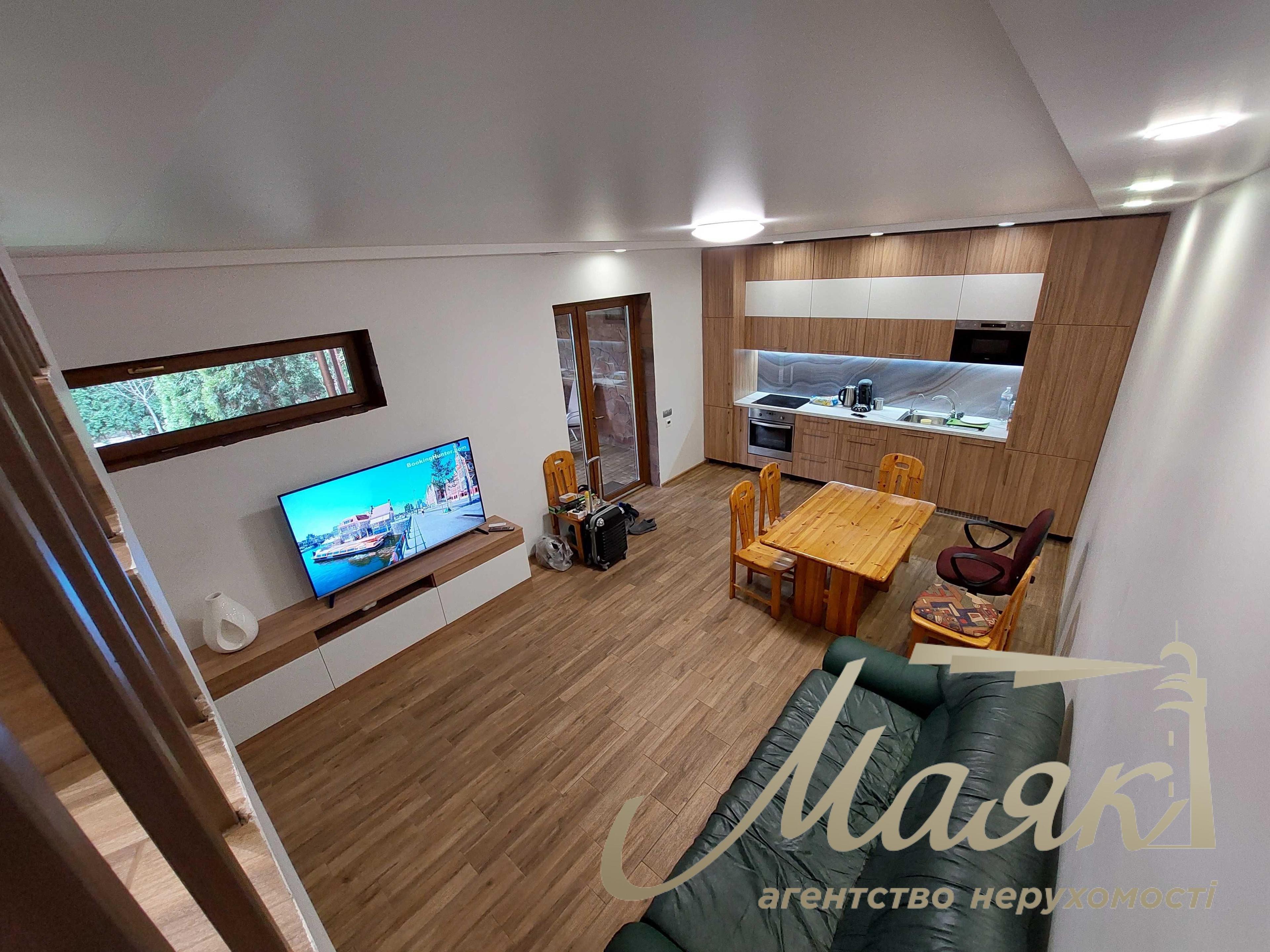 Оренда дизайнерського будинку 120 м² з доступом до бункерних апартаментів, сауною і великою терасою, Пуща-Водиця, Київ.