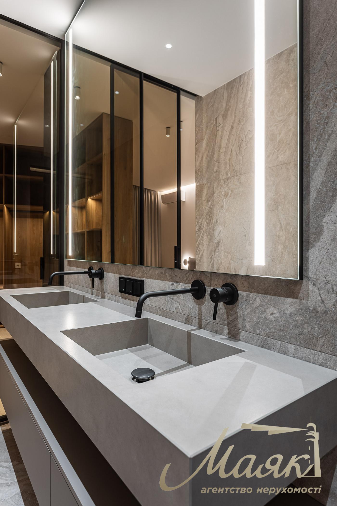 Продаж 4-кімнатної квартири ЖК Новопечерські Липки вул. Верхогляда (Верхогляда)