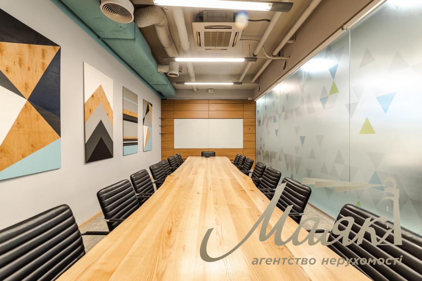 Оренда офісу 555 м2 у БЦ з ремонтом, меблями та терасою Олімпійська