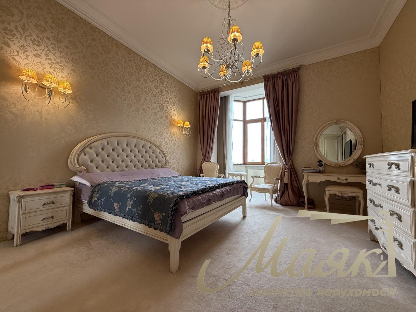 Аренда видовой 3к квартиры 245 кв. м на ул. Паторжинского 14, Центр, Шевченковский район