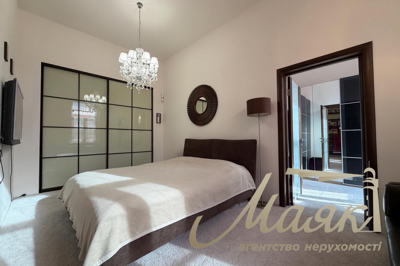 Оренда 4х-кімнатної квартири 200 м² у самому серці Києва - вул. Рейтарська, 5, Шевченківський район.