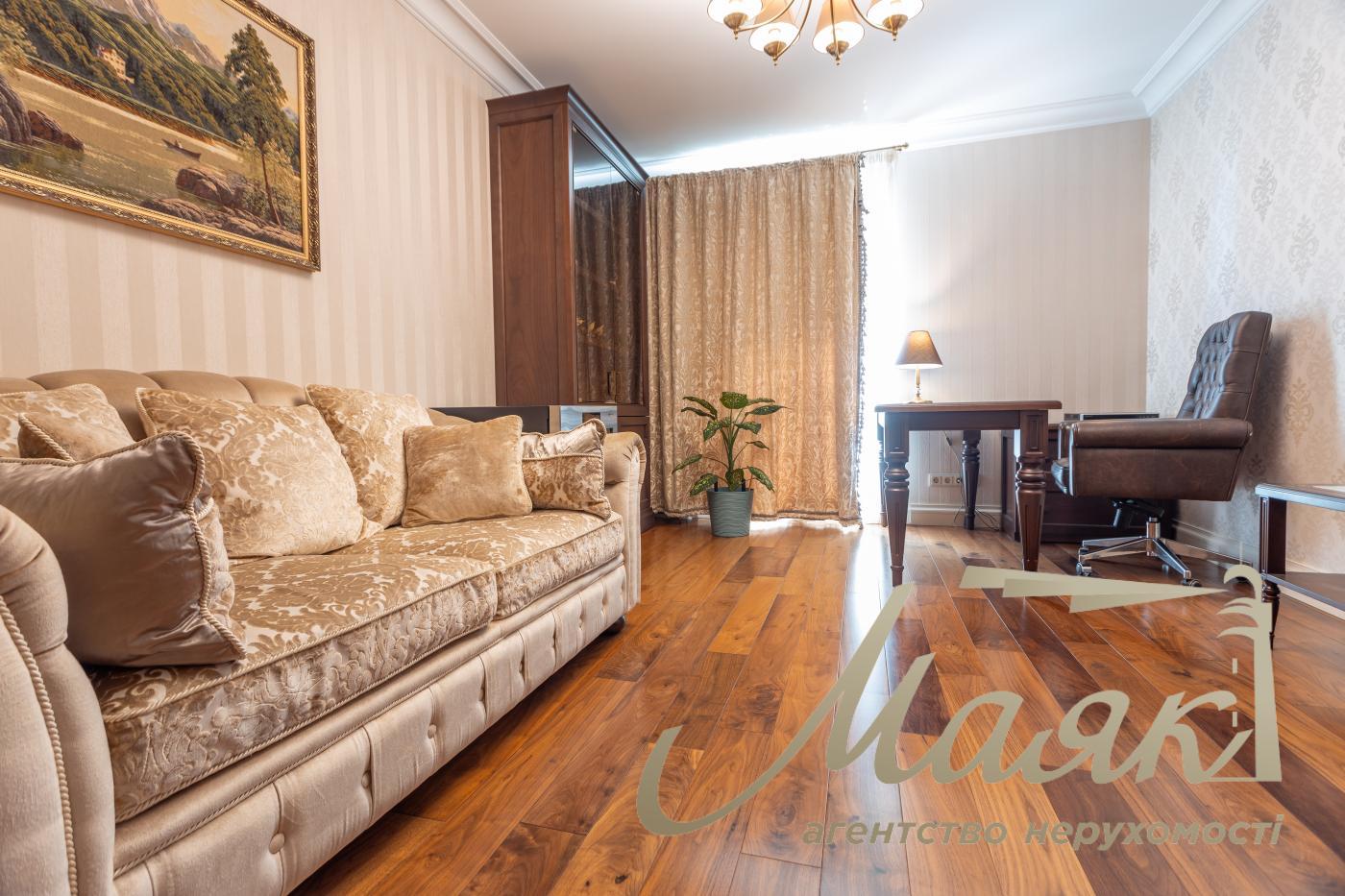 Sale 4k apartment with parking place in LCD Zverinetskyi, Pechersk, Kiev