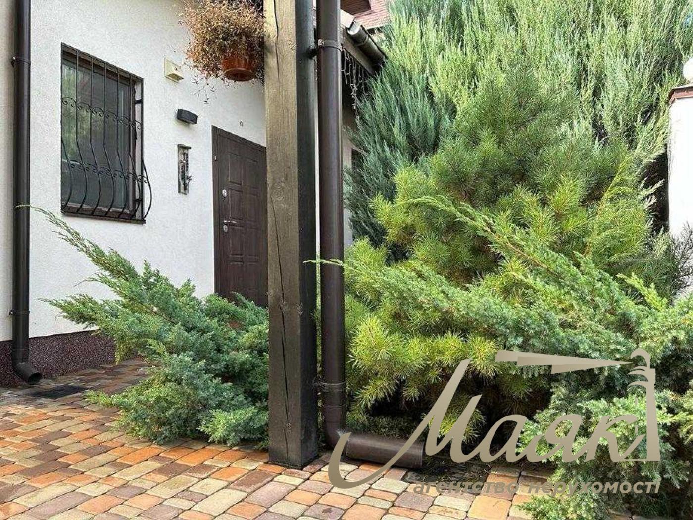 Sale of 2-storey house. Area - 105 sq.m. s. Svyatopetrovskoye. Suburb of Kyiv.