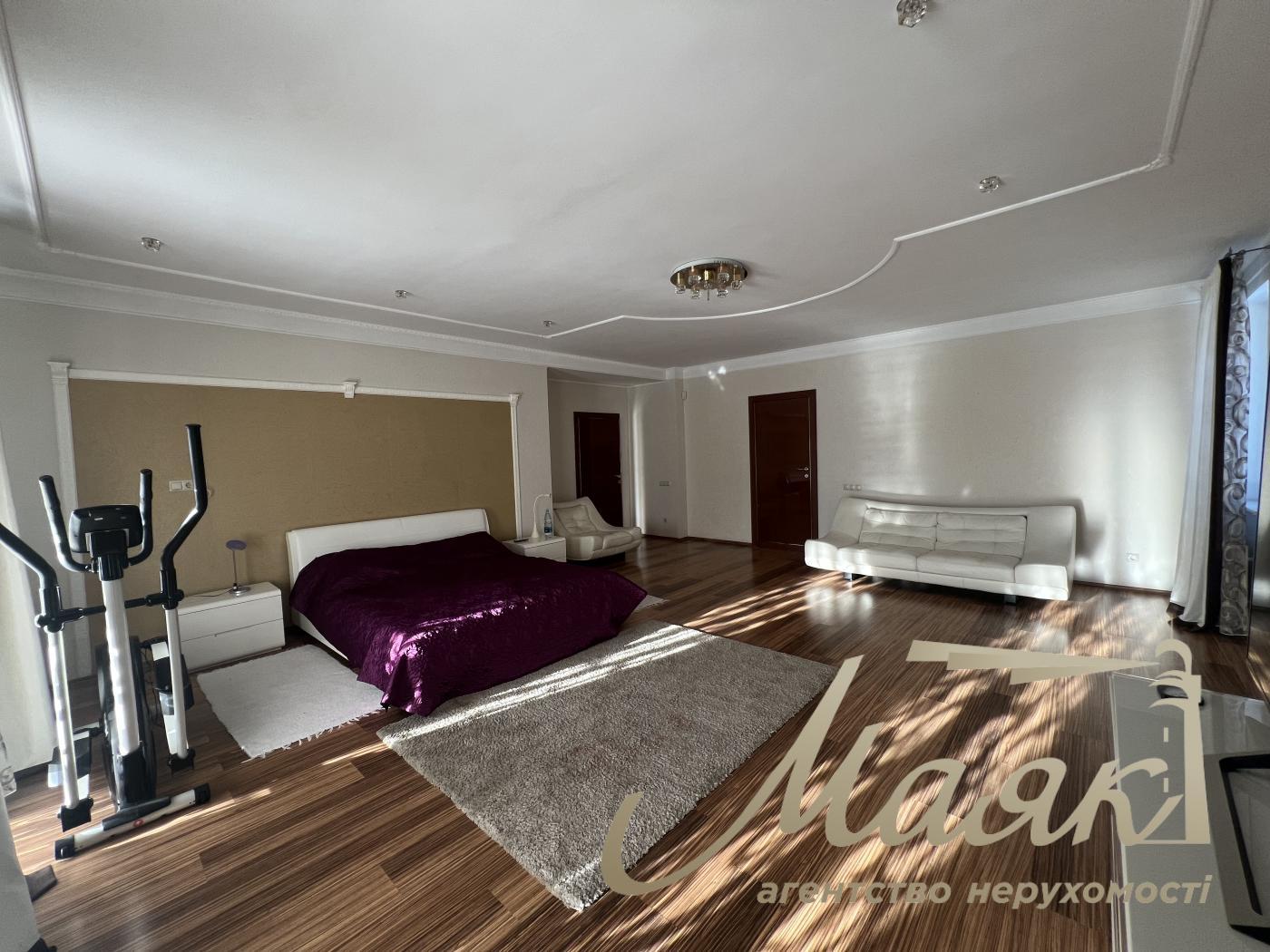 Rent of a 3-storey house 460m2, Goloseevsky district, Myshelovka.