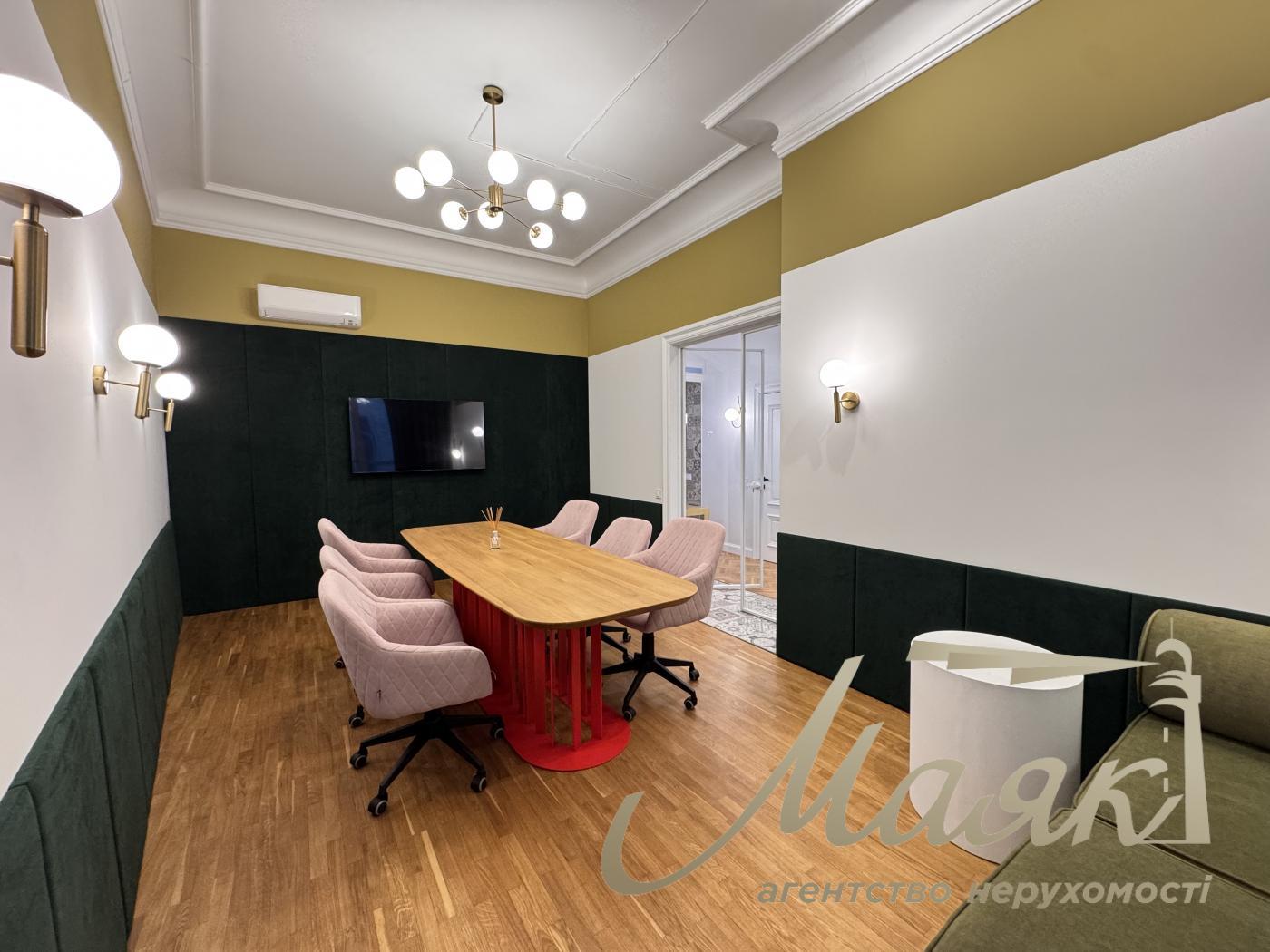 Аренда меблированного офиса 110 кв.м. на ул Владимирская 92