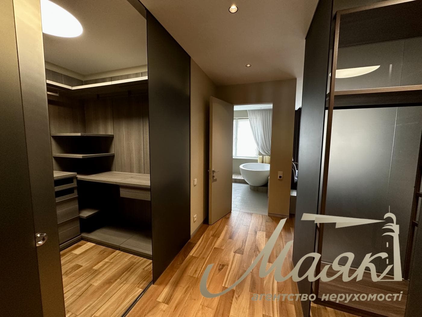 Аренда видовой 5-комнатной квартиры (230м2) в ЖК "Chelsea Tower", ул. Деловая 4, Центр, Печерский район