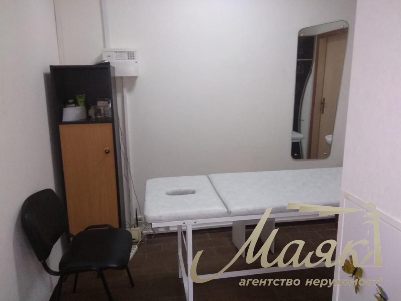 Оренда фасадного приміщення 134 м2 у Печерському районі, вул.Кіквідзе (Бойчука) 18А