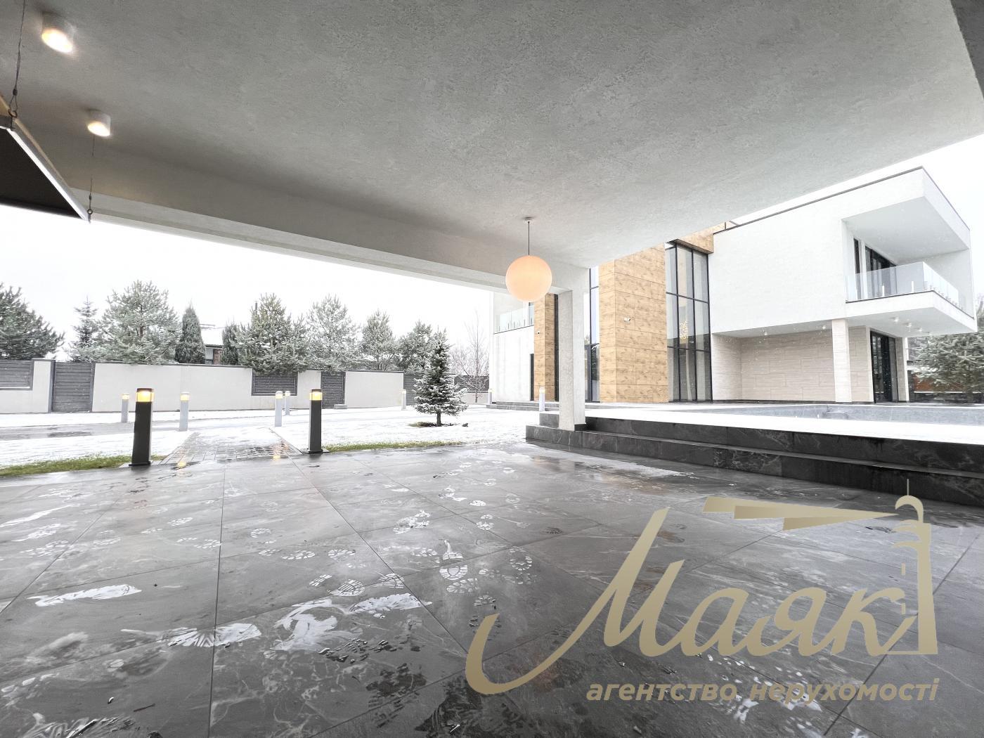 Оренда заміського будинку на Осокорках у котеджному містечку "Блакитна Лагуна"