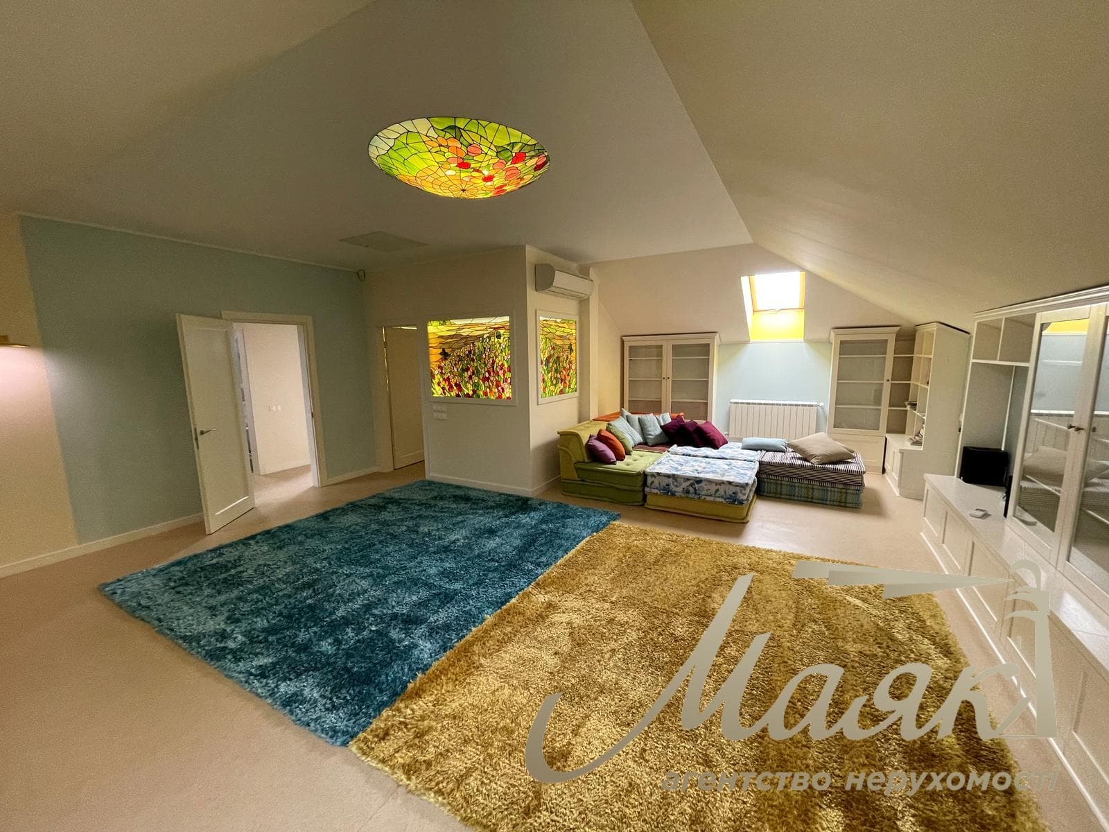 Продаж будинку 470м2 з новим басейном у Козині/Конча Заспа, КМ Montana Village, Обухівський напрямок, Київська область 12 соток землі.