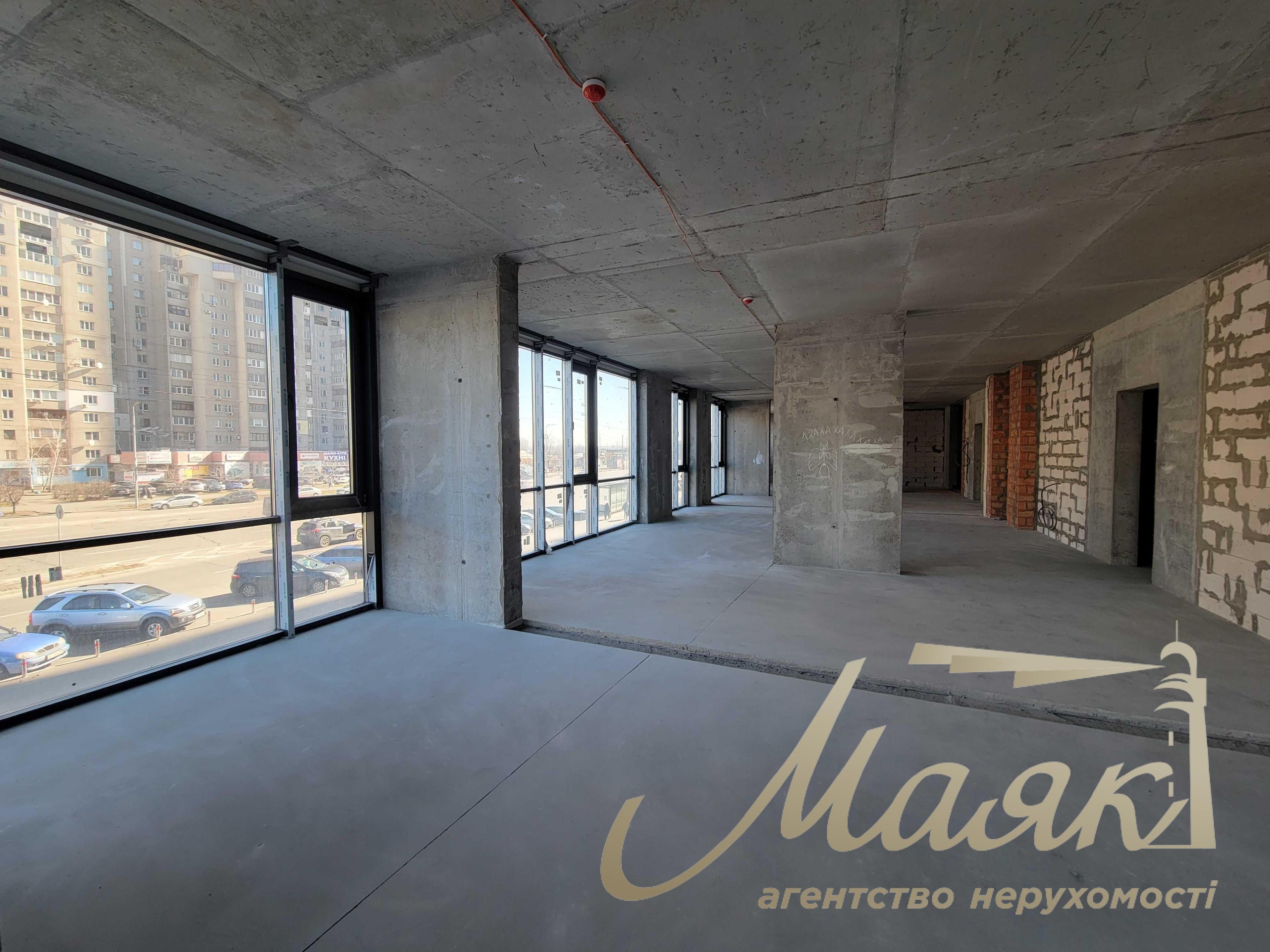 Rent Revutskogo 40B, Lebediny residential complex, Super facade, Kharkiv metro station.