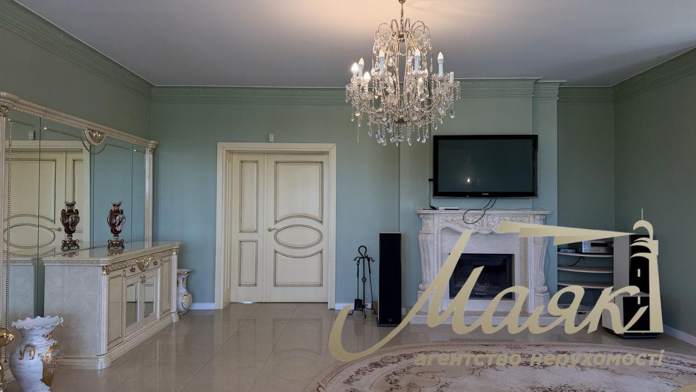 Продаж преміального 3х-поверхового будинку 350 м² у Гореничі, Бучанський район, Київська область