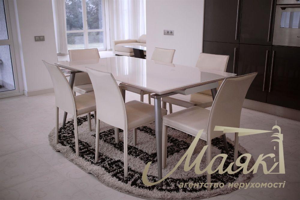 Продаж 2-х поверхового будинку 250 м², Хотів