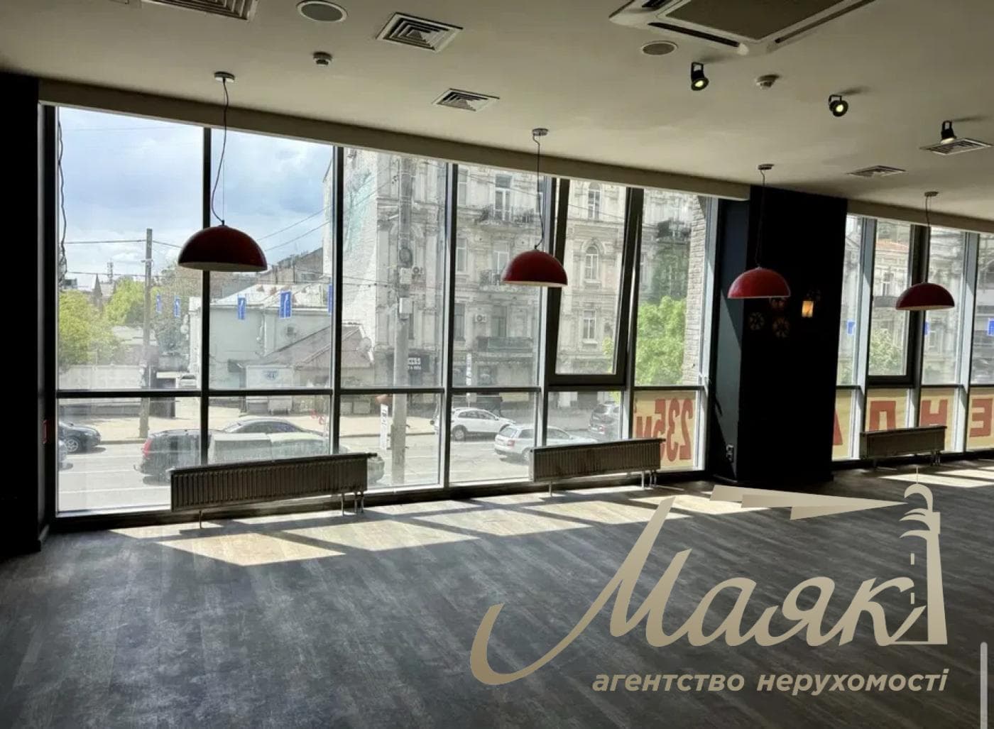 Rental of a street-facing space (235 square meters) on Taras Shevchenko/Saksaganskogo Boulevard