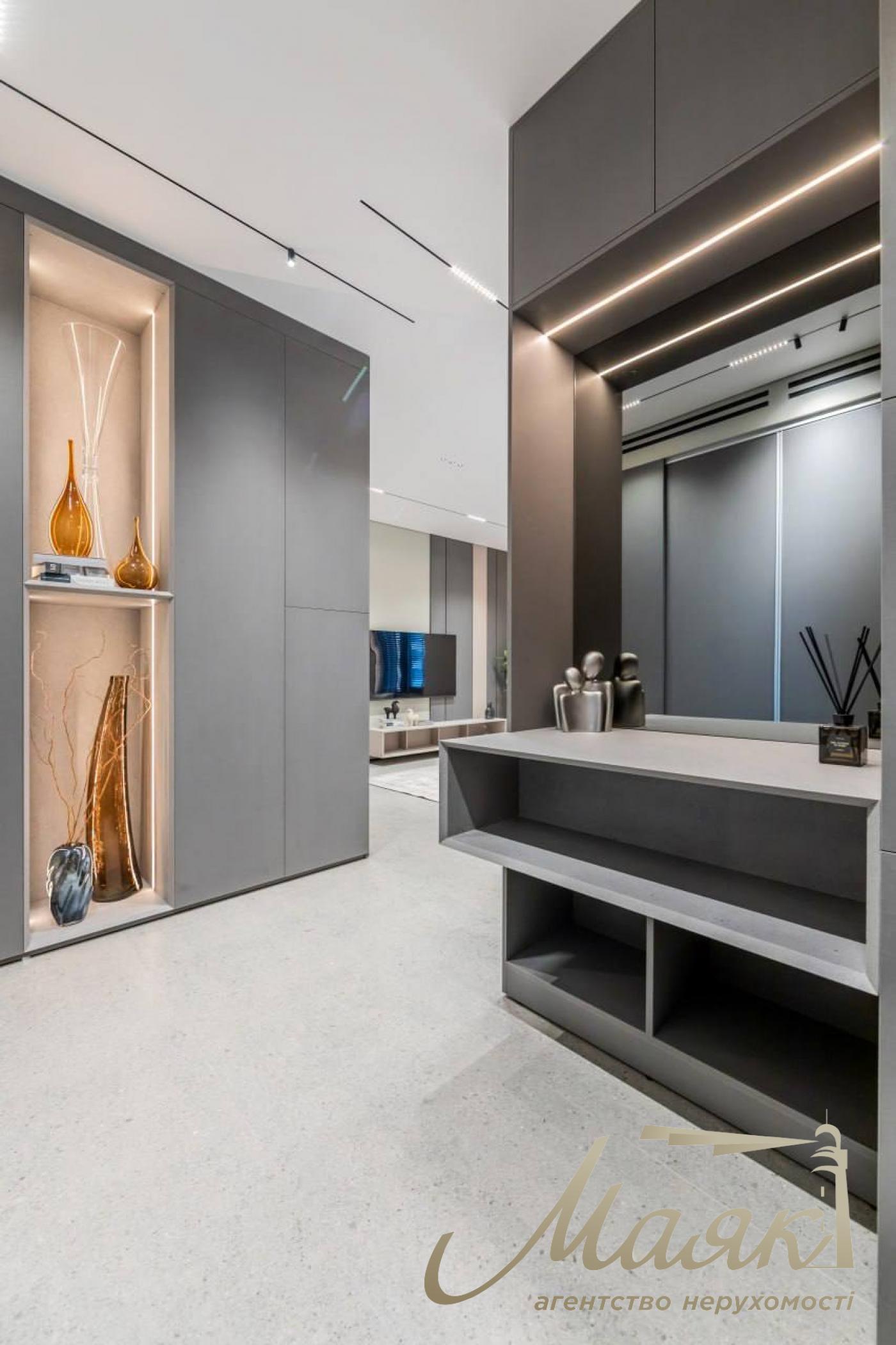 Продажа 3-х комнатной квартиры в ЖК Новопечерские Липки